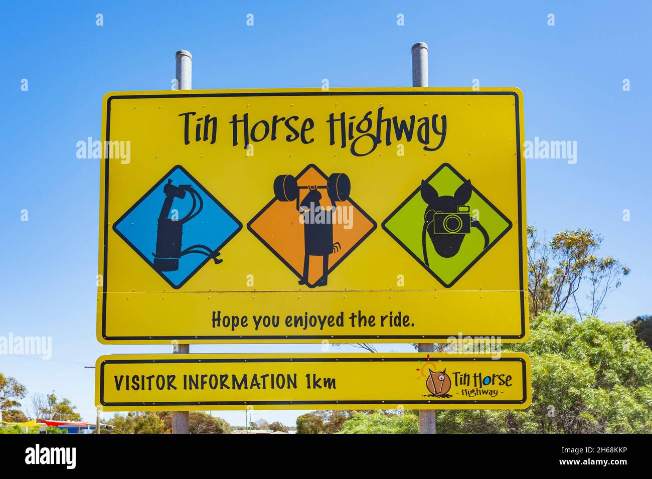 La Tin Horse Highway è un divertente tratto di strada di 15 km che si dirige ad est dalla città di Kulin, il Wheatbelt, Australia Occidentale, WA, Australia Foto Stock