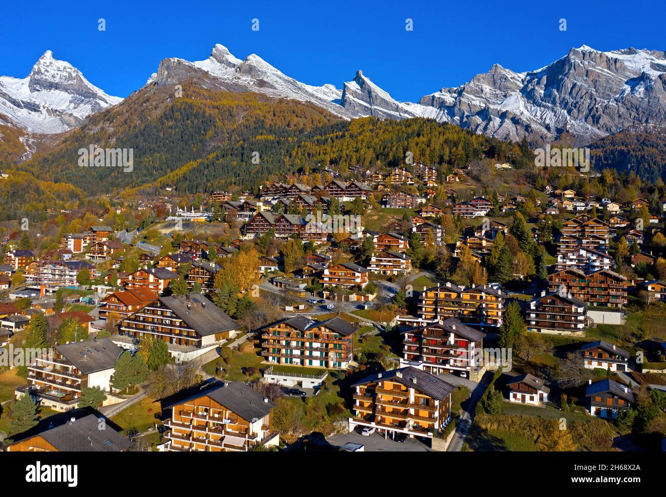 Località di villeggiatura e benessere Ovronnaz nelle Alpi svizzere, Ovronnaz, Vallese, Svizzera Foto Stock