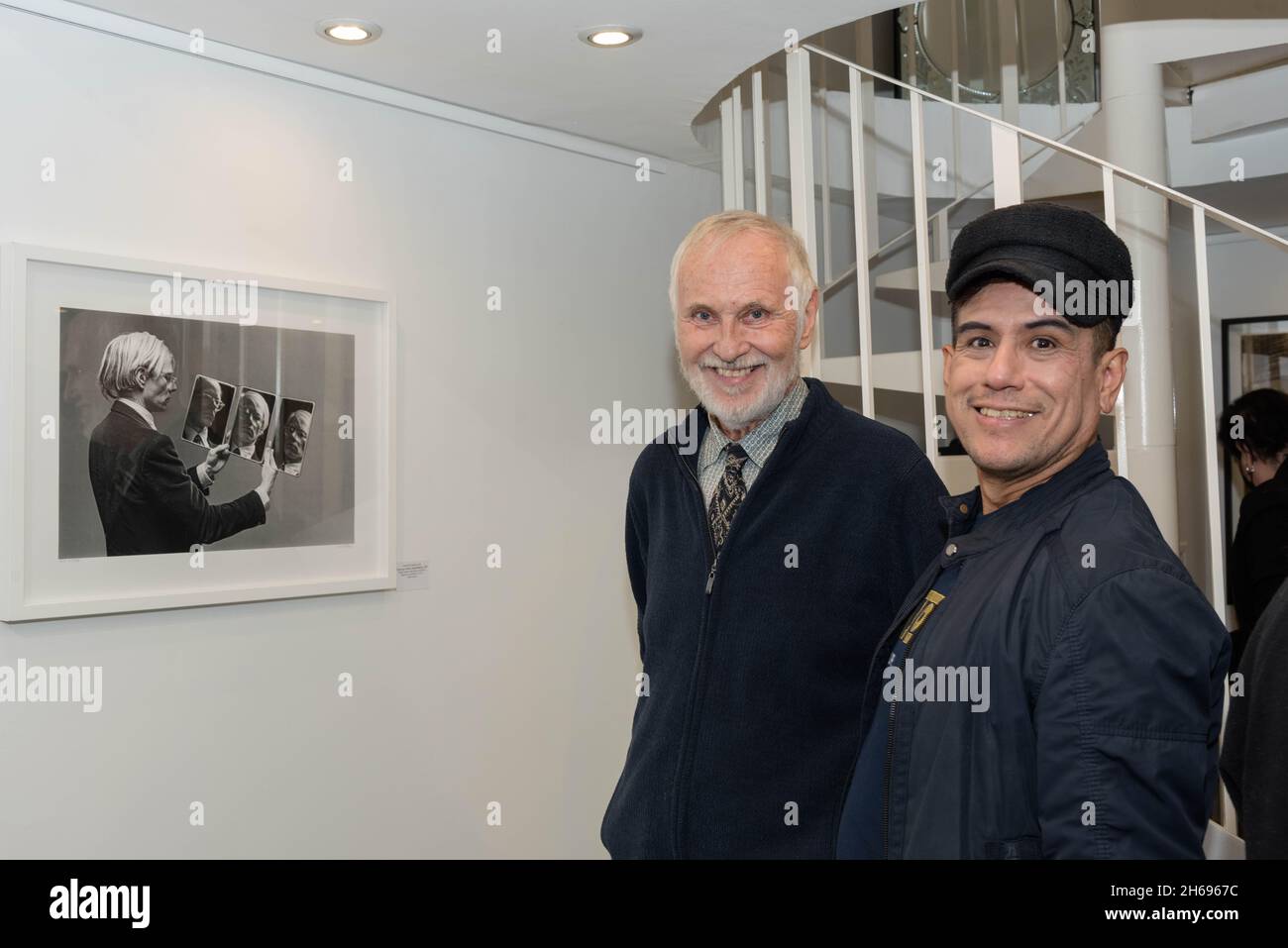 Parigi : Vernissage de l'Exposition CROSSOVER avec Philippe Morillon, Romain Battaglia & ospiti à la Galerie de la Clé. Foto Stock