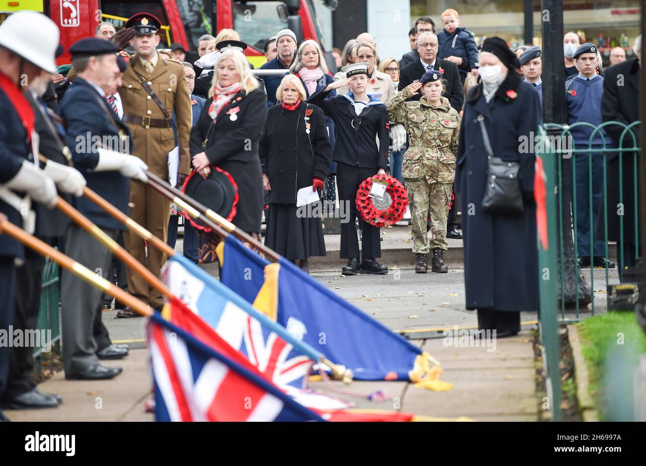 Brighton UK 14 novembre - la legge di servizio di memoria che si tiene oggi al Brighton War Memorial: Credit Simon Dack / Alamy Live News Foto Stock