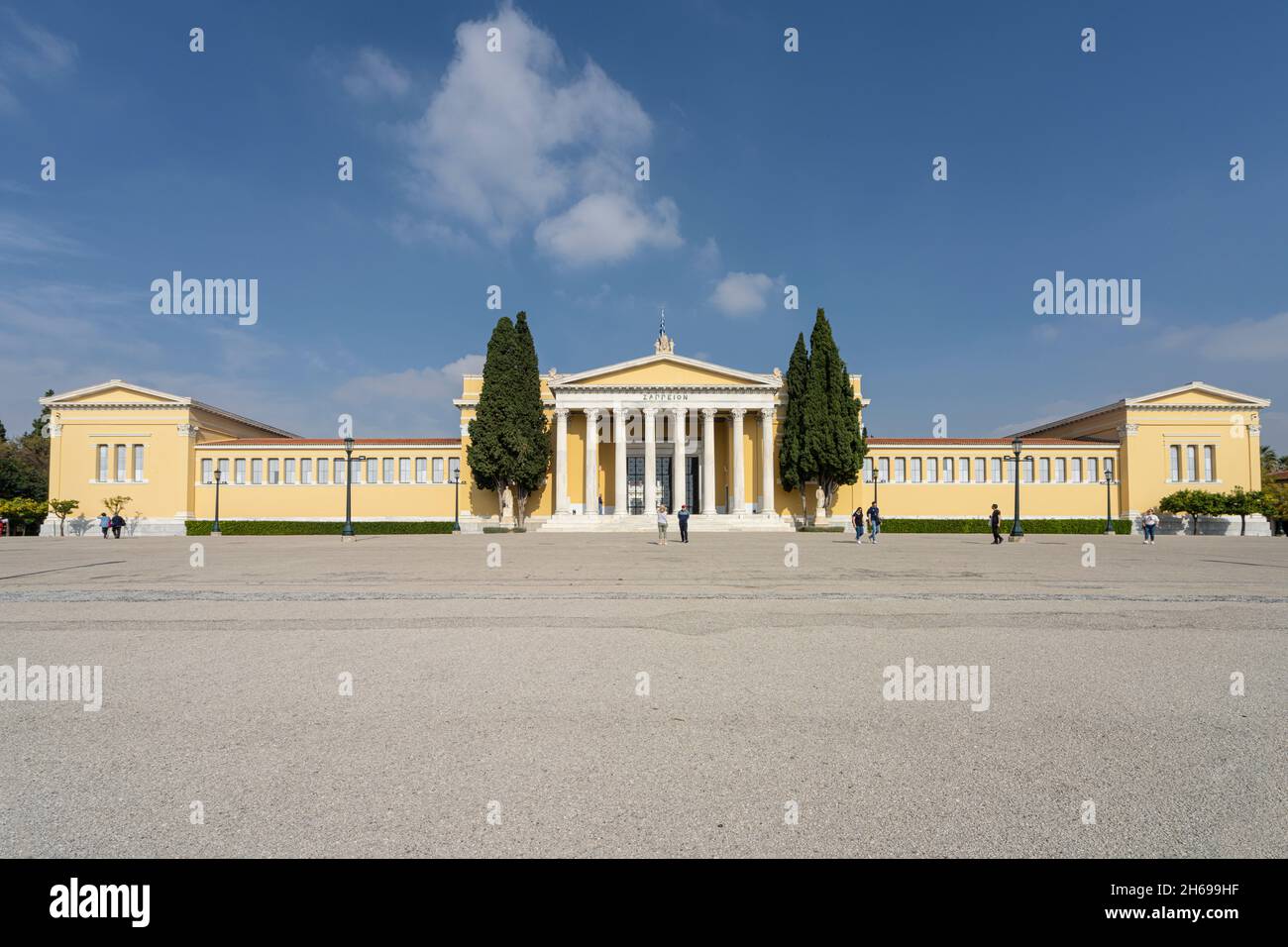 Atene, Grecia. Novembre 2021. Vista panoramica dall'esterno dell'edificio Zappeion nel centro della città Foto Stock