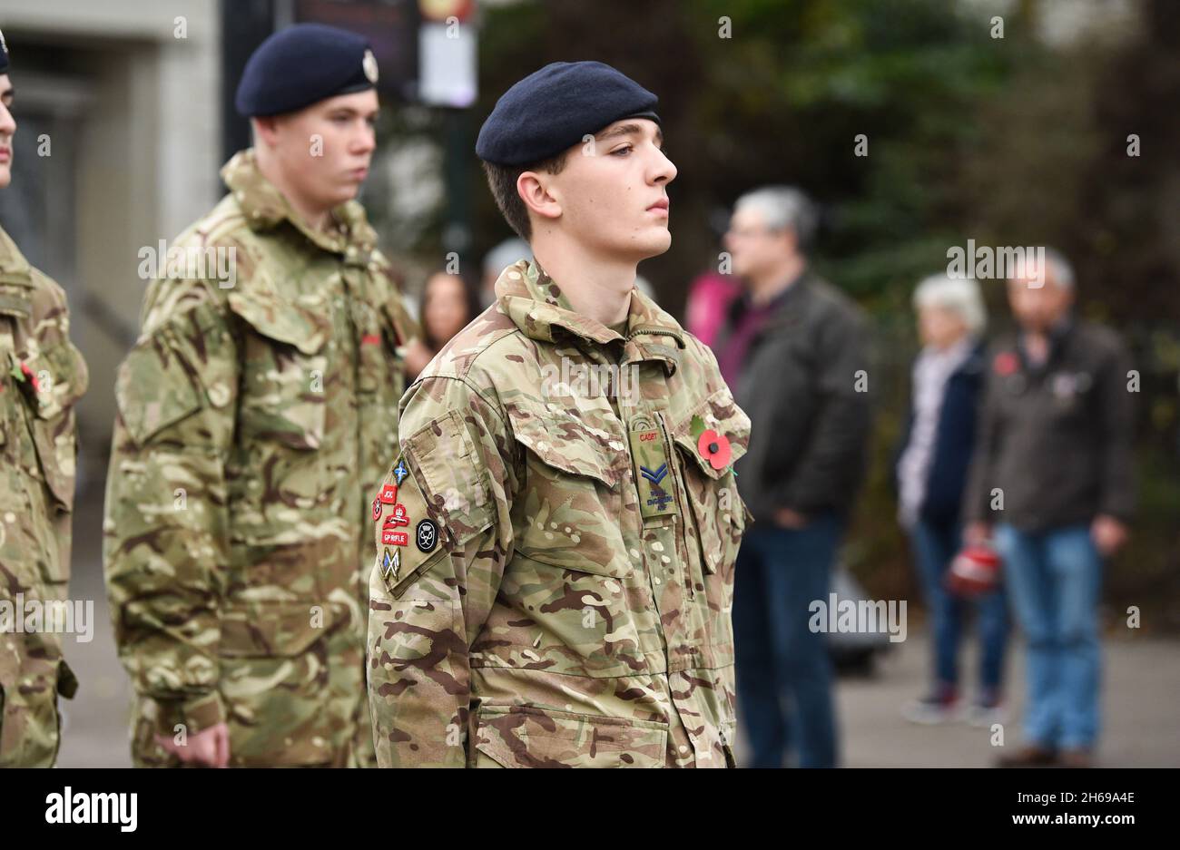 Brighton UK 14 novembre - la legge di servizio di memoria che si tiene oggi al Brighton War Memorial: Credit Simon Dack / Alamy Live News Foto Stock