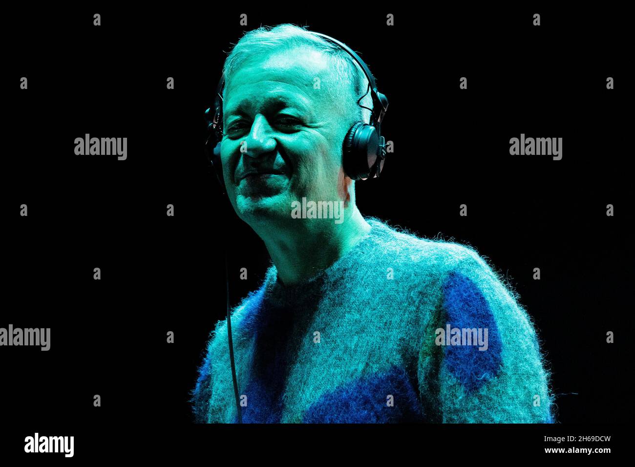 Bergamo Italia 12 Novembre 2021 Max Casacci live dj set Piazzale degli Alpini Bergamo1000 Rivoluzione invernale © Andrea Ripamonti / Alamy Foto Stock