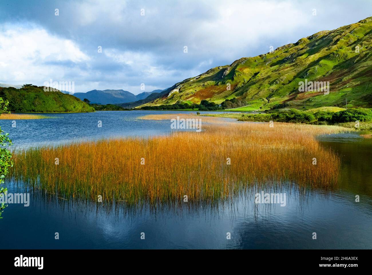 Il lago superiore a Kylemore, Connemara, County Galway, Irlanda Foto Stock