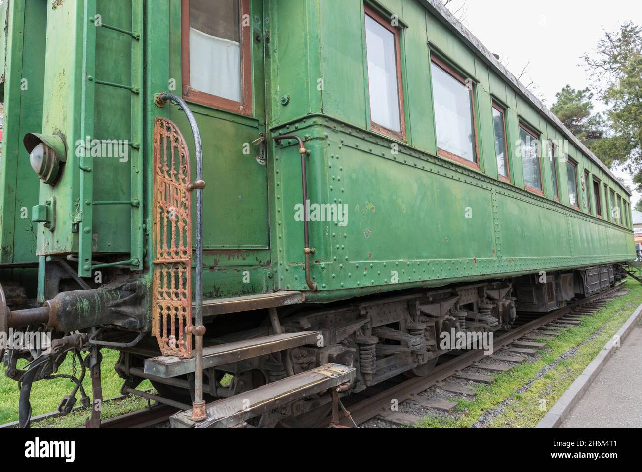 Il trasporto ferroviario personale di Stalin, situato fuori dal museo Joseh Stalin nel suo luogo di nascita Gori, Shida Kartli, Georgia, Caucaso Foto Stock