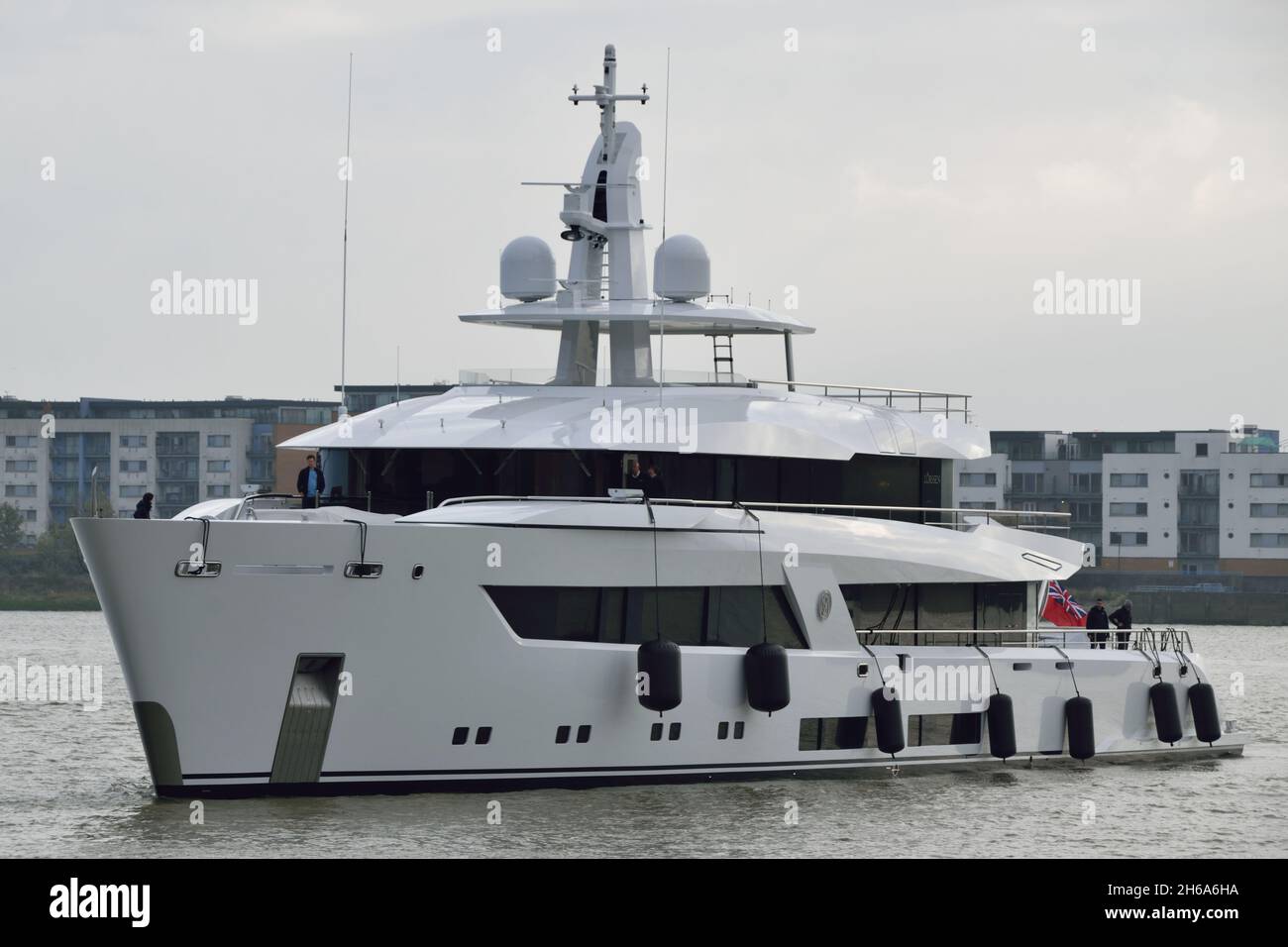 Il nuovo Superyacht MOON SAND arriva a Londra con il suo primo viaggio Foto Stock