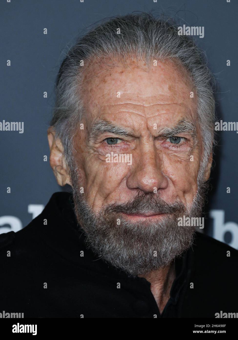 West Hollywood, Stati Uniti. 13 Nov 2021. WEST HOLLYWOOD, LOS ANGELES, CALIFORNIA, Stati Uniti d'America - 13 NOVEMBRE: John Paul DeJoria arriva al Baby2Baby 10-Year Gala 2021 tenuto al Pacific Design Center il 13 novembre 2021 a West Hollywood, Los Angeles, California, Stati Uniti. (Foto di Xavier Collin/Image Press Agency/Sipa USA) Credit: Sipa USA/Alamy Live News Foto Stock