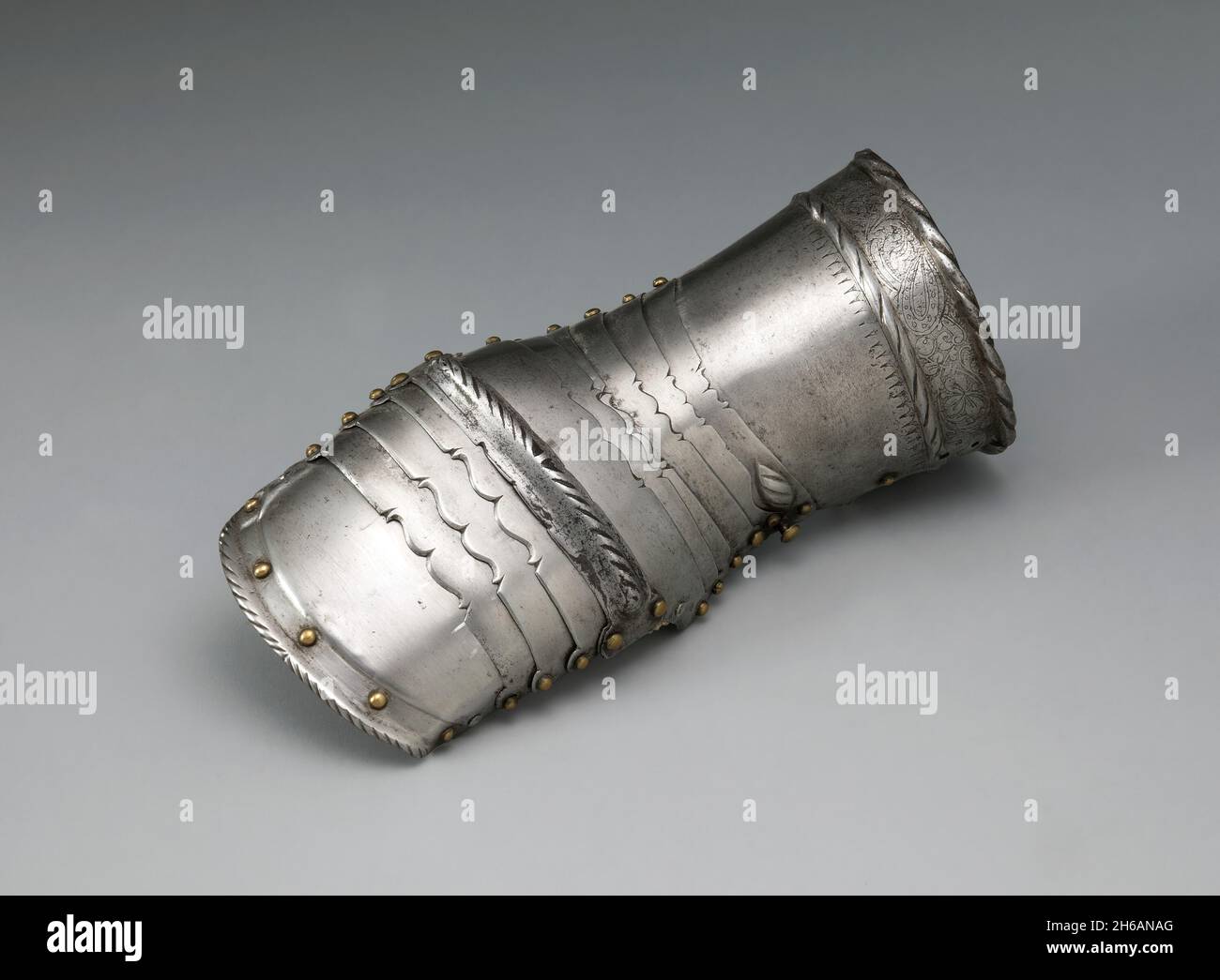 Mitten Gauntlet per la mano sinistra, Augusta, 1524 con alcuni restauri. Foto Stock