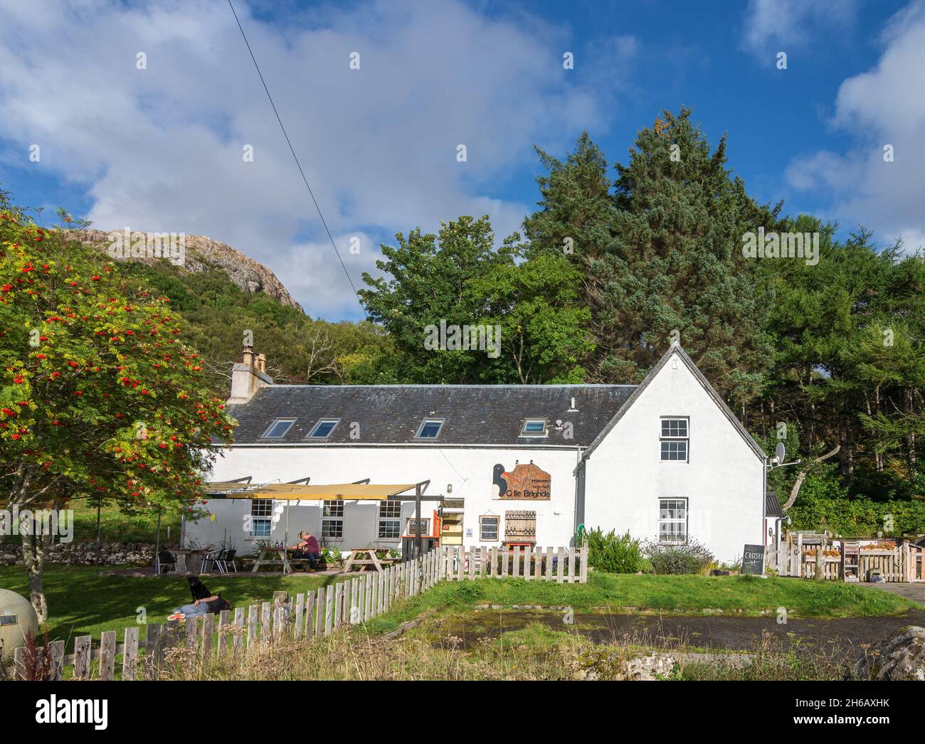 Regno Unito, Scozia, Ross and Cromarty, Lower Diabaig Village, Gille Brighde Cafe e Ristorante accanto a Loch Diabaig. Foto Stock