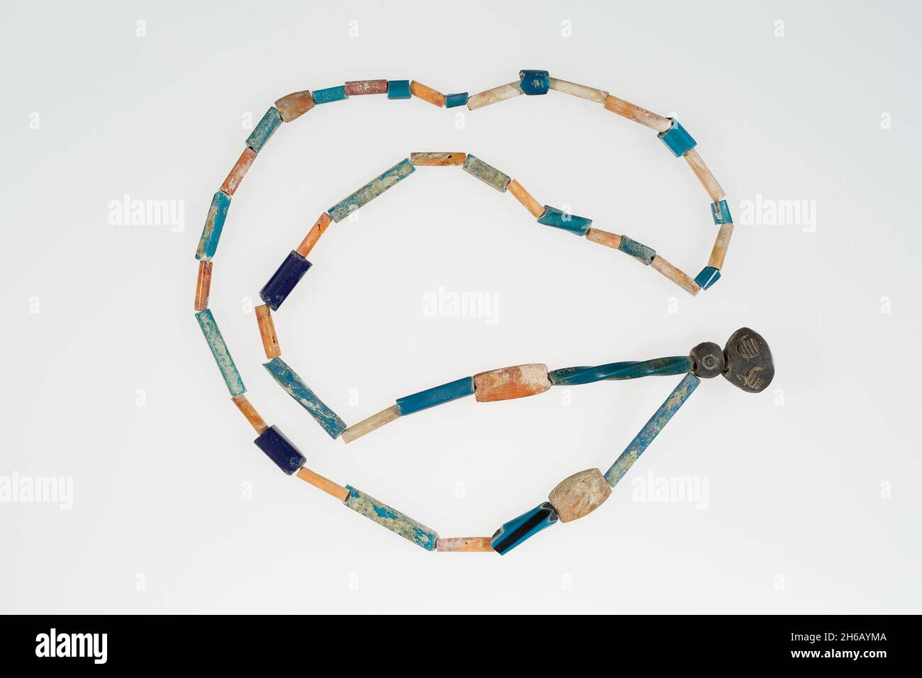 Collana con perline indigene e importate, c.. 10 °/16 ° secolo. Foto Stock