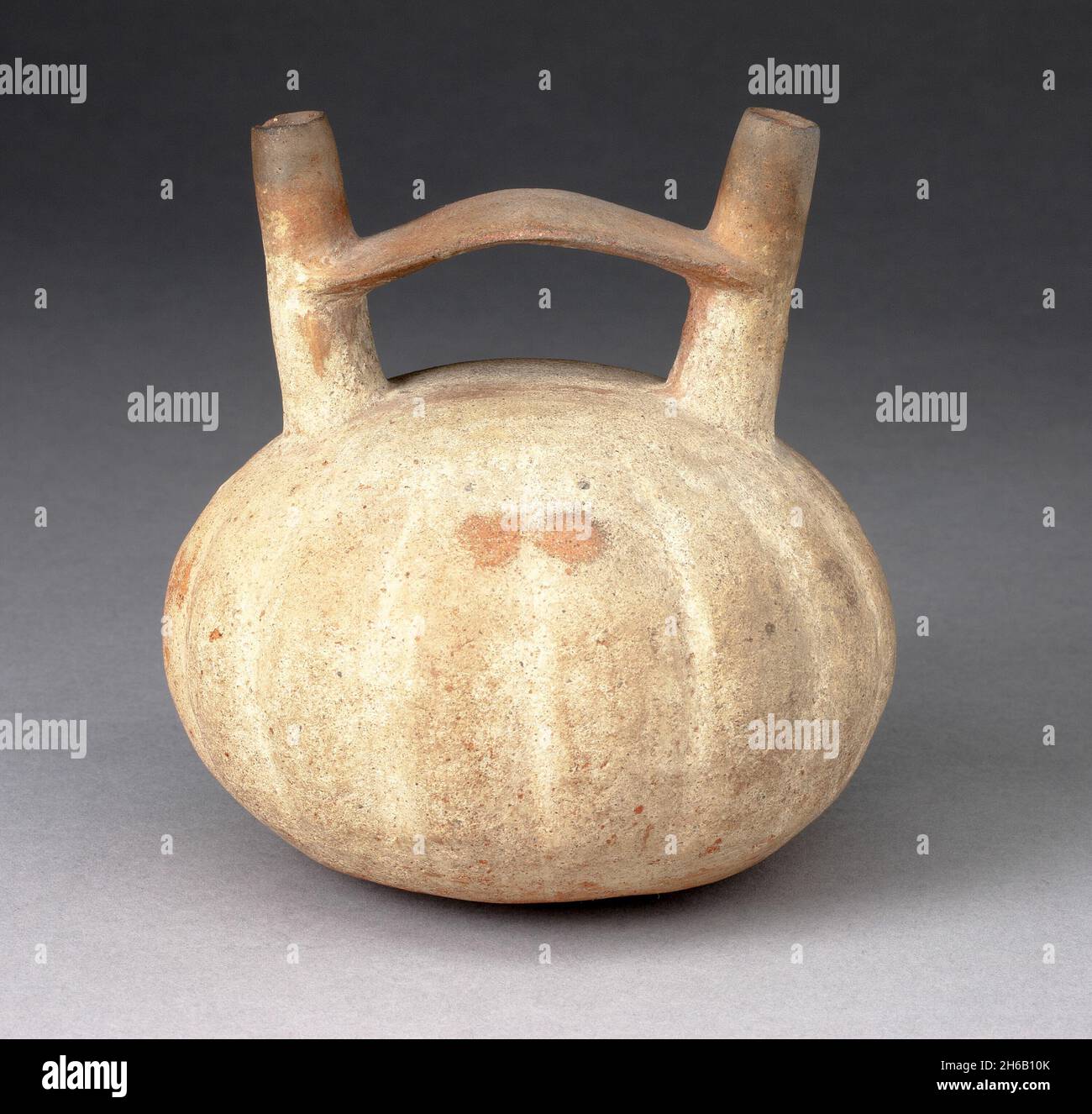 Doppio tubo di lancio e nave ponte sotto forma di un gourd rigato, 650/150 a.C. Foto Stock