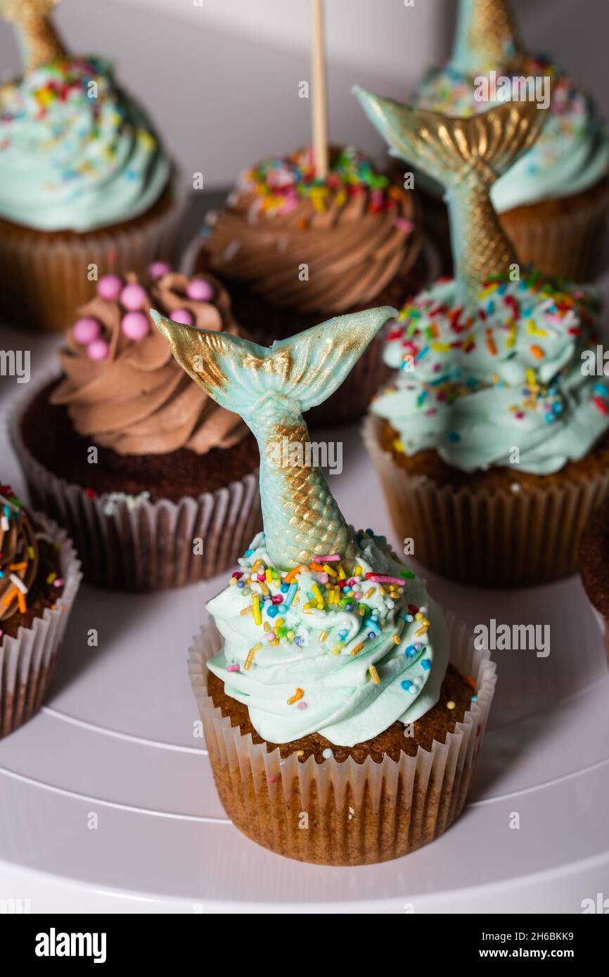 Coda verde mermaid decorazione dolce cibo muffin primo piano ancora Foto Stock