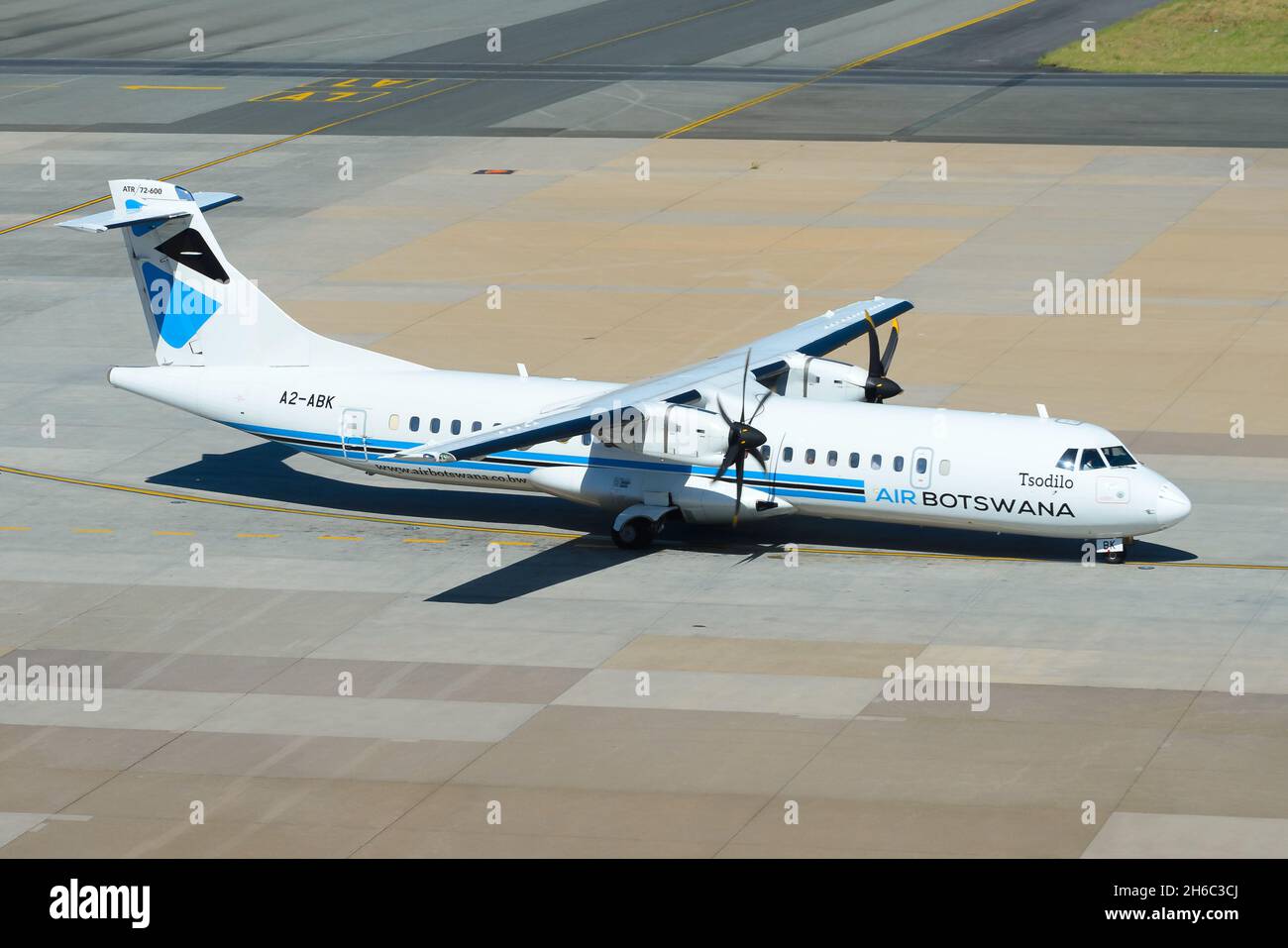 Air Botswana ATR 72 in arrivo da Gaborone. Aereo aereo aereo aereo aereo di proprietà statale del Botswana. Foto Stock