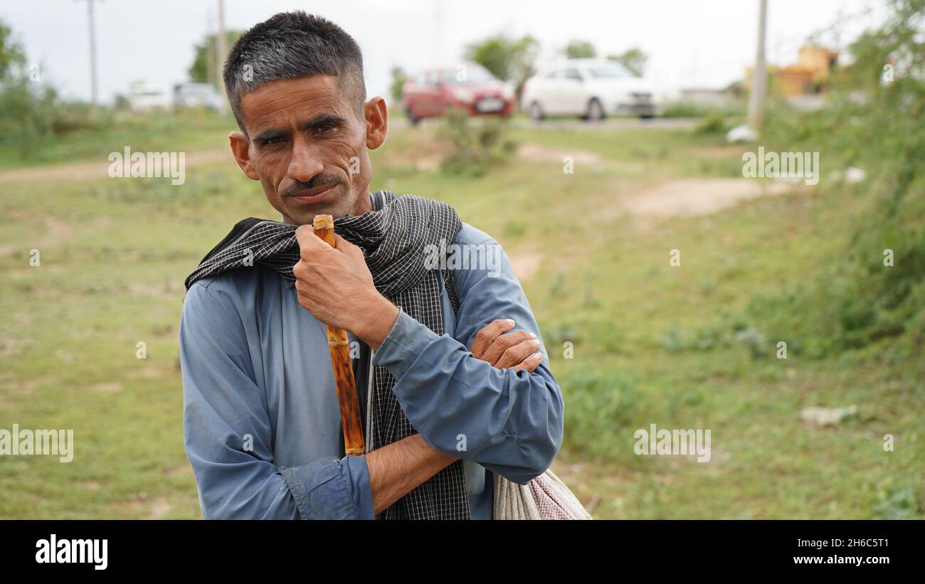 Immagine ad alta risoluzione: Allevamento di pastore #rajasthansheep, #indianshepherd, #thar desertsheep, #rajasthanlandscape, #ruralindia, Foto Stock