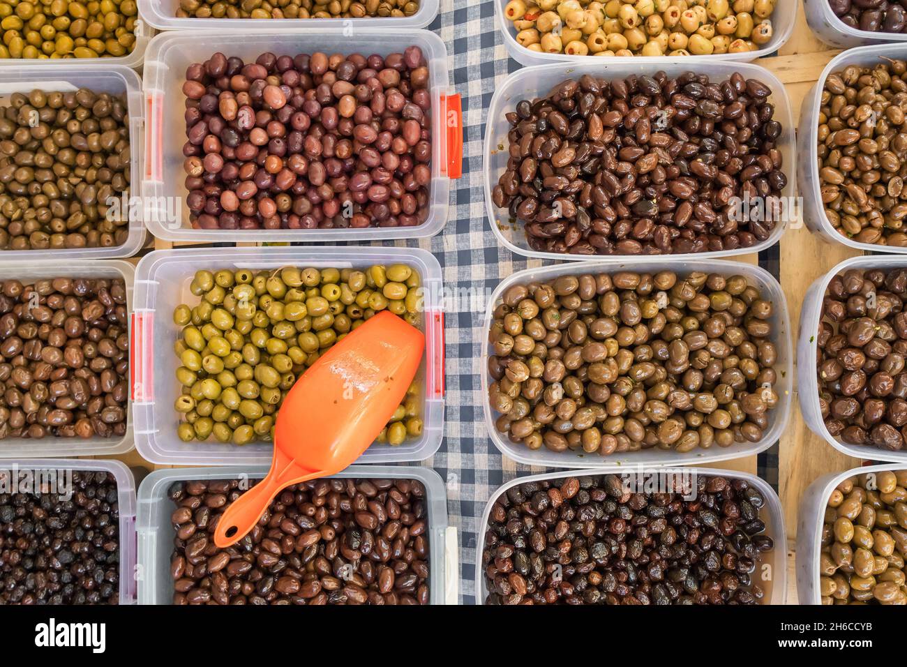 Primo piano varietà di olive mediterranee Foto Stock