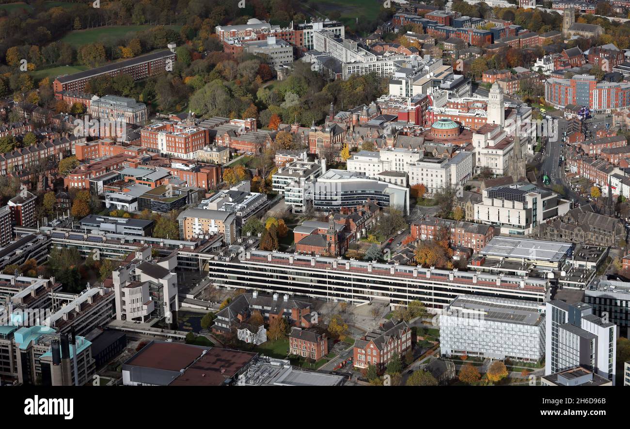 Vista aerea dell'Università di Leeds nell'autunno 2021 Foto Stock