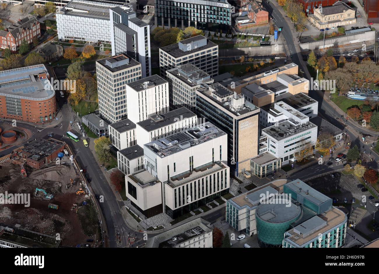 Vista aerea dell'Università Beckett di Leeds nell'autunno 2021 Foto Stock