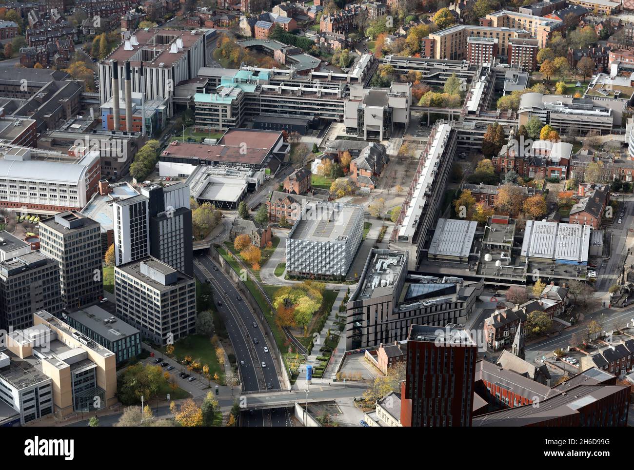 Vista aerea dell'Università di Leeds nell'autunno 2021 Foto Stock