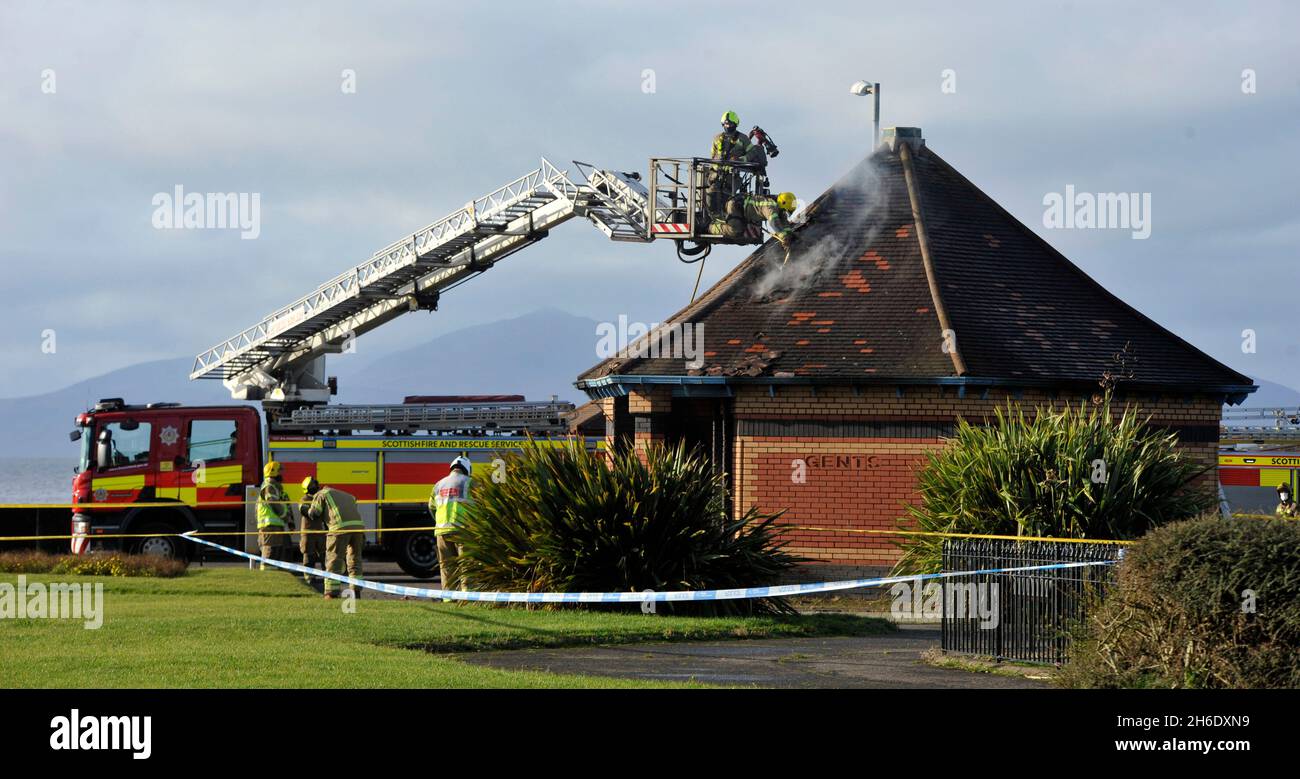 Mezzaluna di Montgomerie, cappotti di sale. 15/11/2021. La donna muore a causa del fuoco nei bagni pubblici. Credit : Charlie Gilmour / Alamy Live news Foto Stock