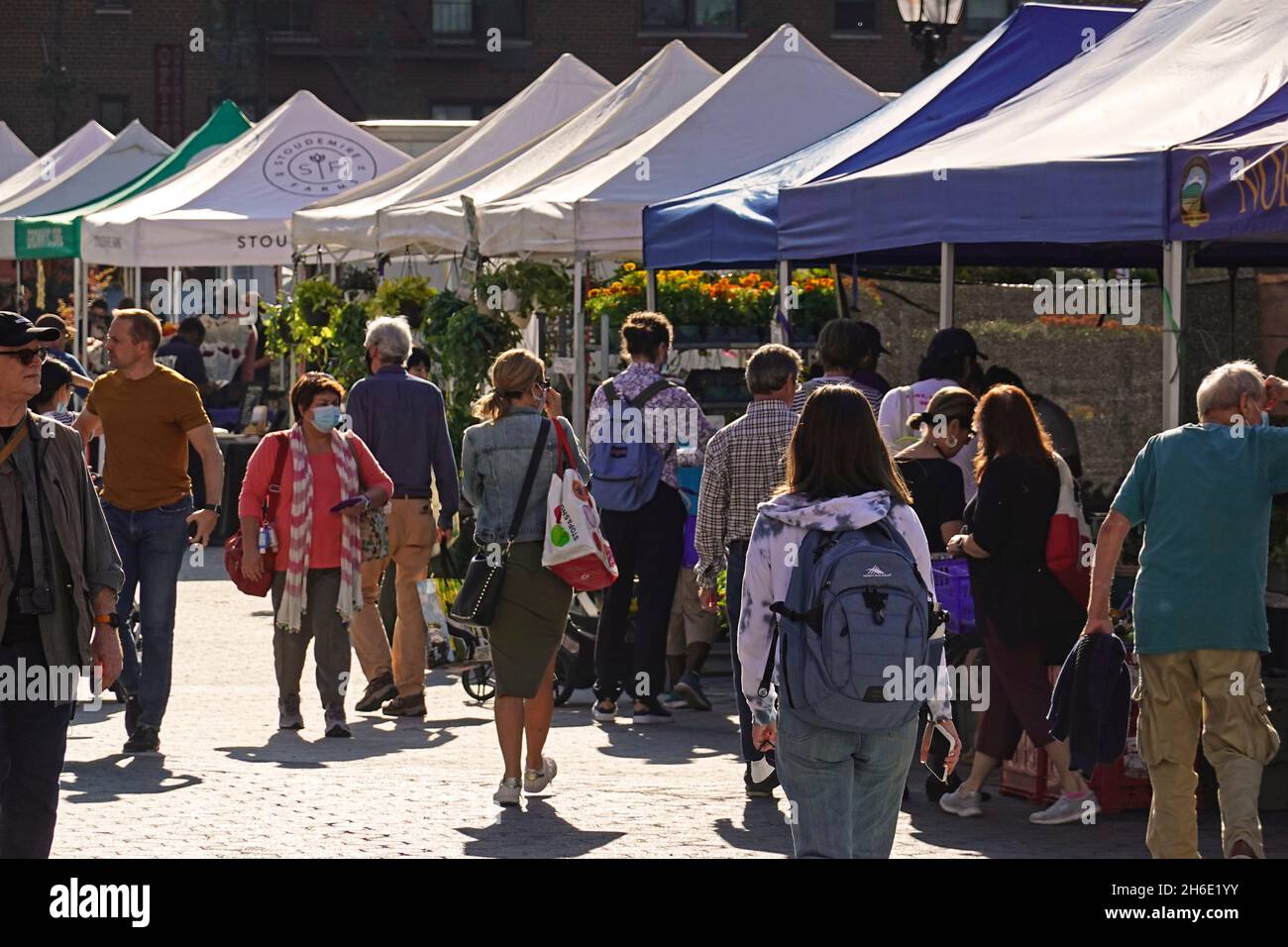 Bancarelle di venditori al mercato agricolo di Union Square Manhattan NYC Foto Stock