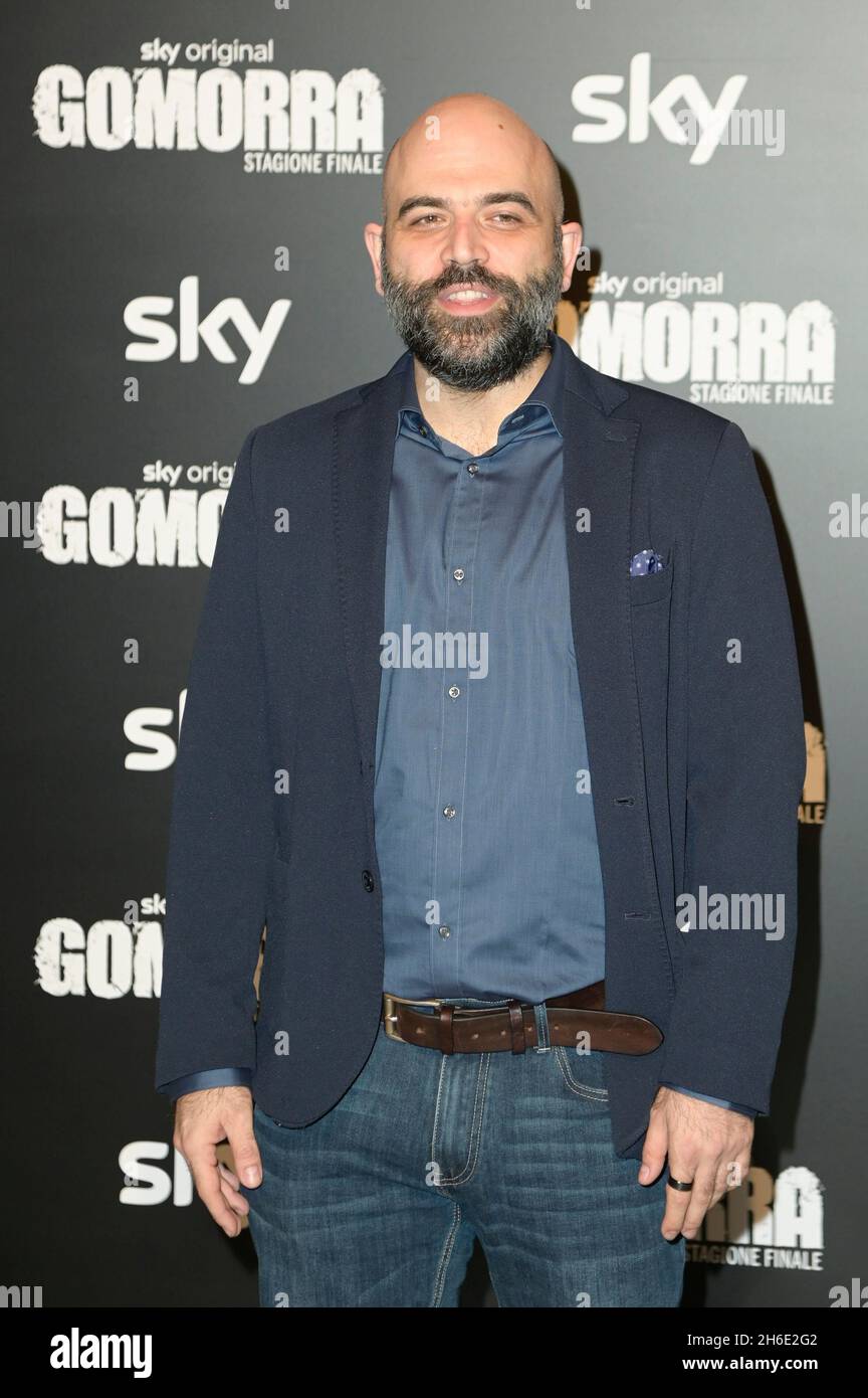 Roma, Italia. 15 Nov 2021. Roberto Saviano partecipa alla fotocellula della serie televisiva Gomorra fase finale al teatro Brancaccio. (Foto di Mario Cartelli/SOPA Images/Sipa USA) Credit: Sipa USA/Alamy Live News Foto Stock