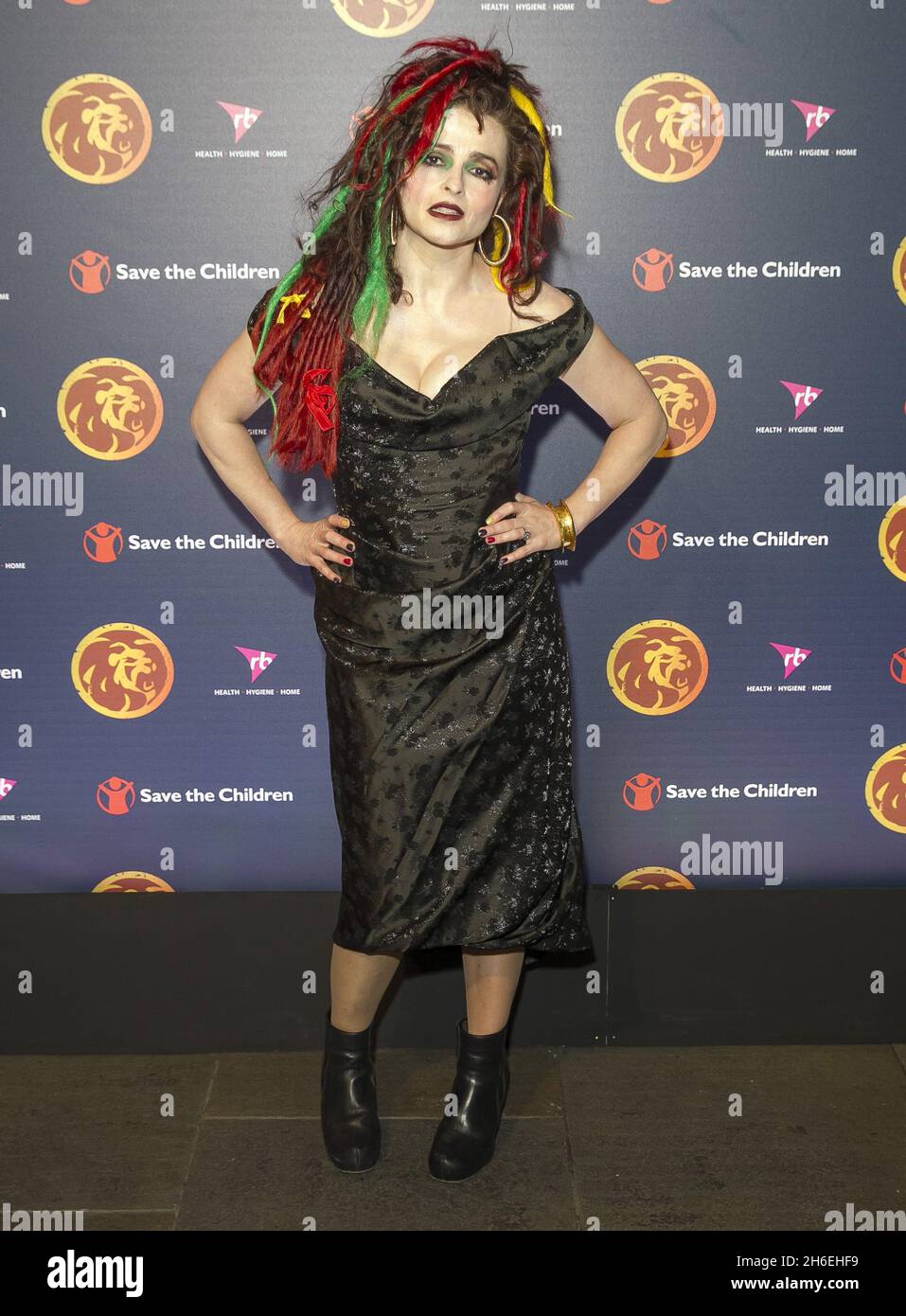 Helena Bonham carter arriva all'evento di raccolta fondi Save the Children's Night of Reggae, sponsorizzato da RB, e tenuto presso la Roundhouse di Londra mercoledì 12 marzo 2014, per raccogliere fondi per il lavoro salvavita della carità. Foto Stock