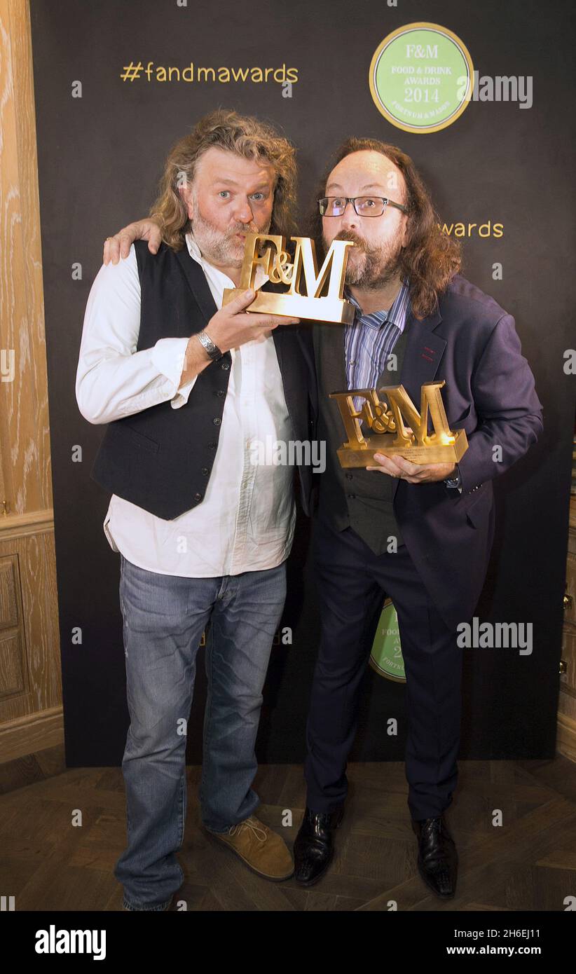 The Hairy Bikers, si King e Dave Myers che hanno vinto il premio "personalità televisiva dell'anno", ai Fortnum & Mason Food & drink Awards. Il prestigioso evento, chi è chi della scena enogastronomica, ha avuto luogo martedì 13 maggio al Salone del tè giubilare dei diamanti di Fortnum. Foto Stock