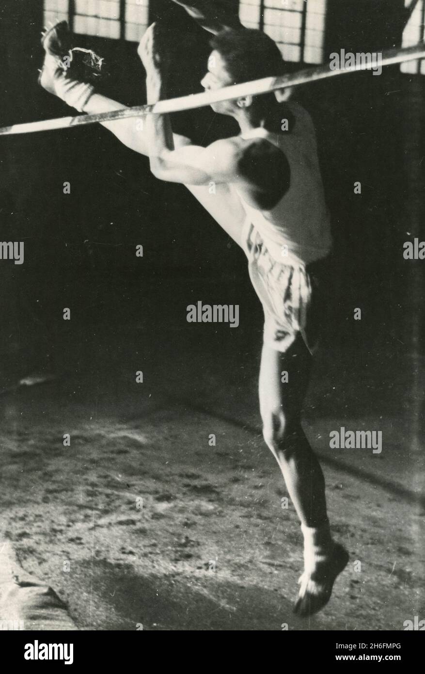 John Thomas, atleta statunitense del salto in alto, USA 1959 Foto Stock