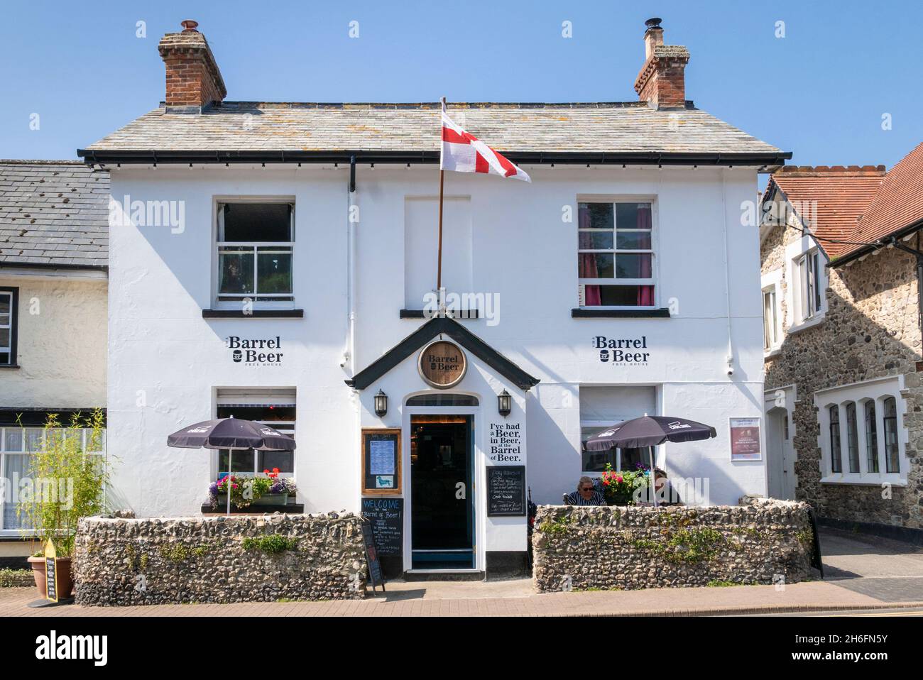 Beer Devon Barrel o' Beer pub in Fore Street nel centro del villaggio di Beer Devon Inghilterra UK GB Europa Foto Stock