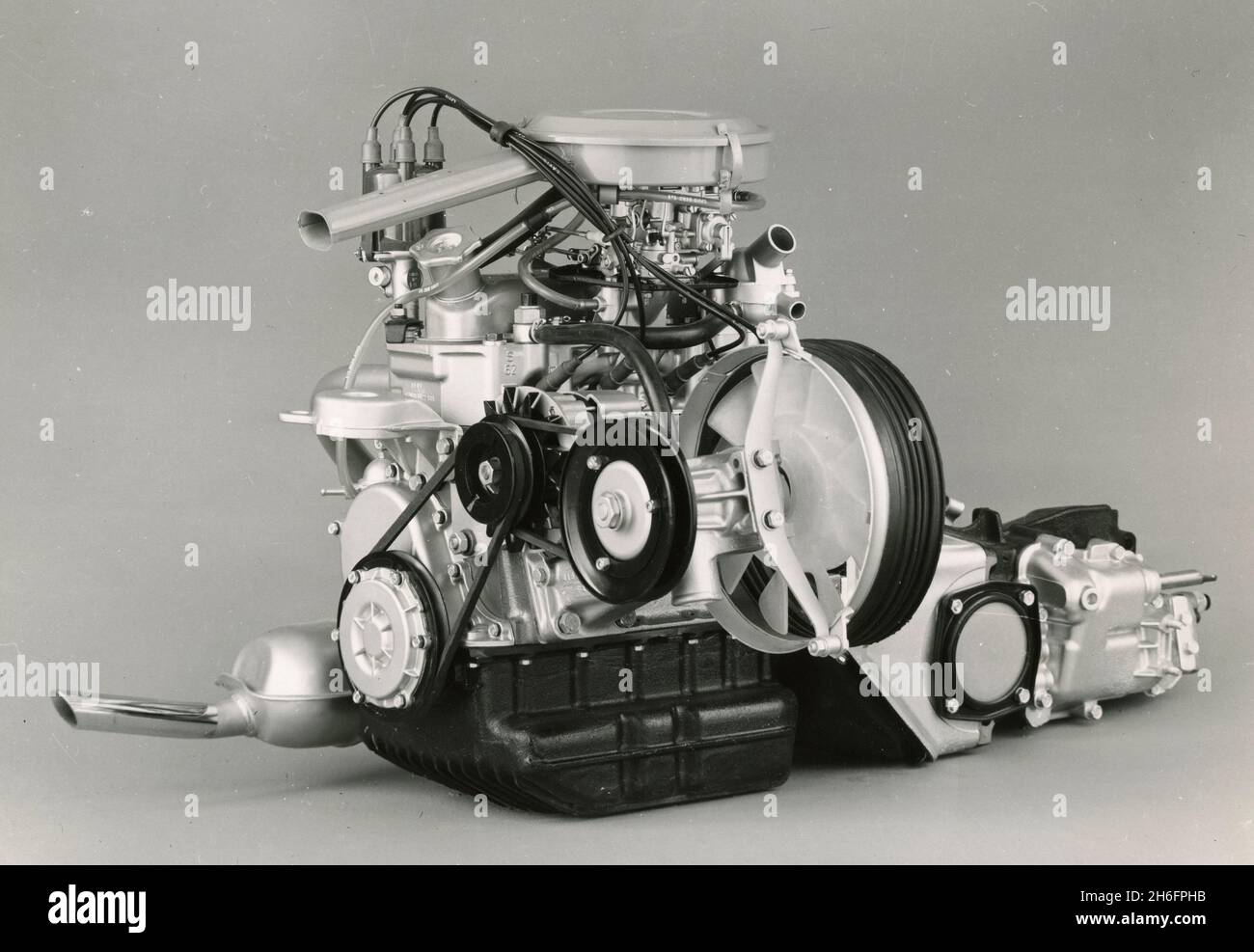 Vista del motore di una vettura sportiva FIAT 850, Italia 1968 Foto Stock