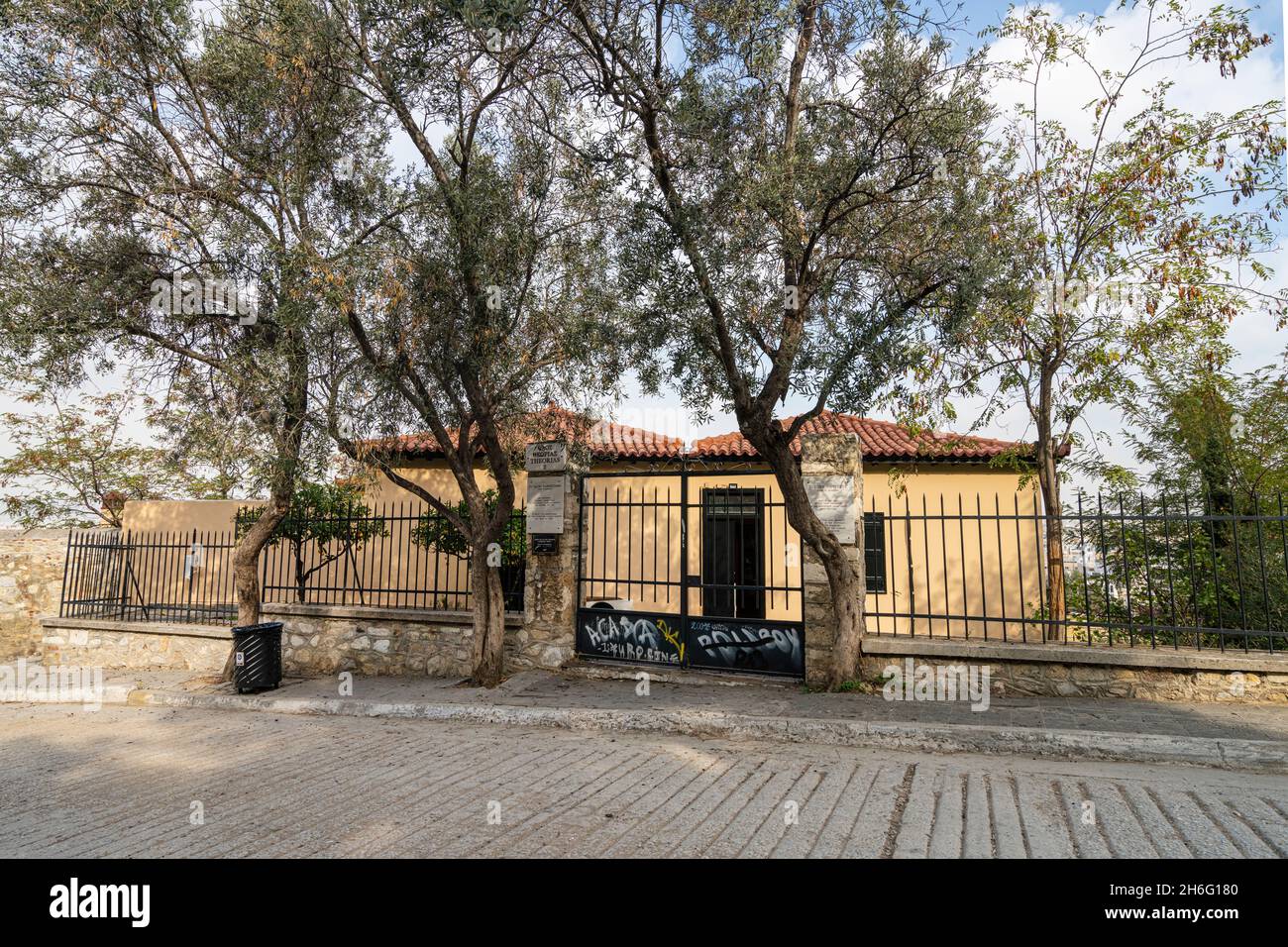 Atene, Grecia. Novembre 2021. Museo storico dell'Università di Atene, ricostruito nel 1830 con antichi strumenti utilizzati da ricercatori e scienziati. Foto Stock