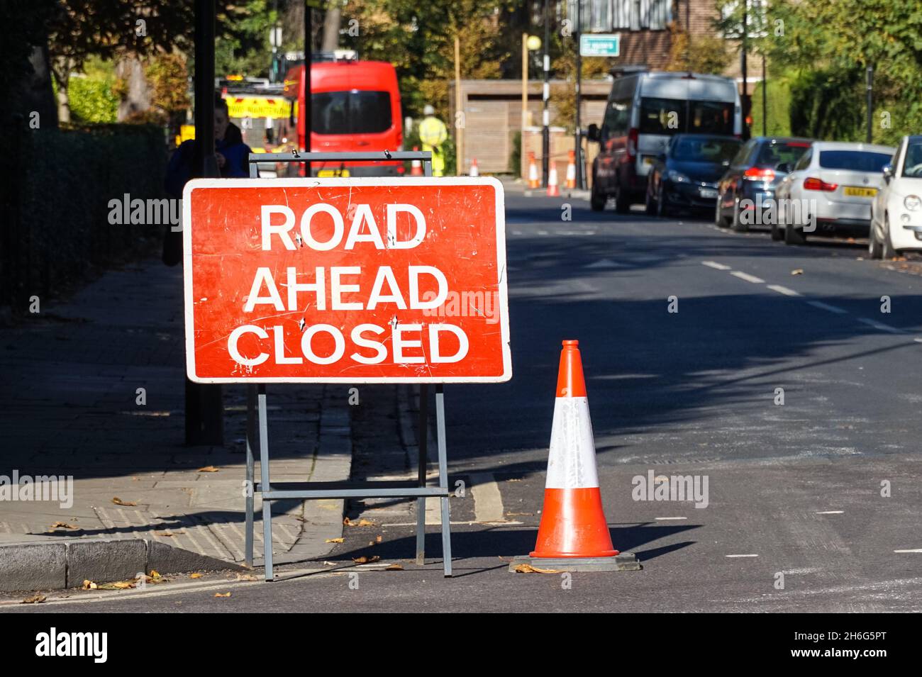 Strada chiusa per lavori stradali a Londra Inghilterra Regno Unito Foto Stock