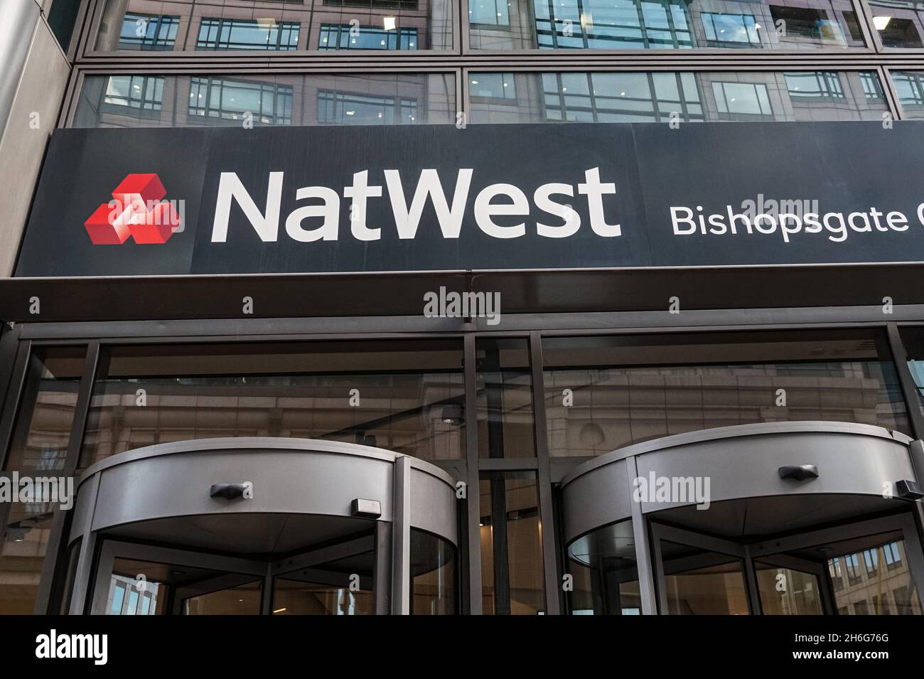 NatWest Bank filiale a Bishopsgate, Londra Inghilterra Regno Unito Foto Stock