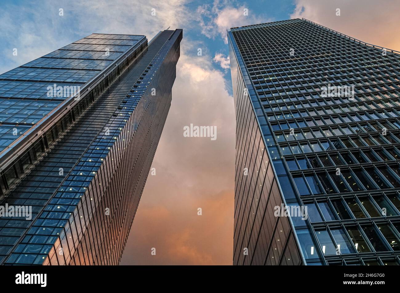 100 grattacielo di Bishopsgate e Heron Tower, 110 edifici di Bishopsgate nella città di Londra, Inghilterra Regno Unito Foto Stock
