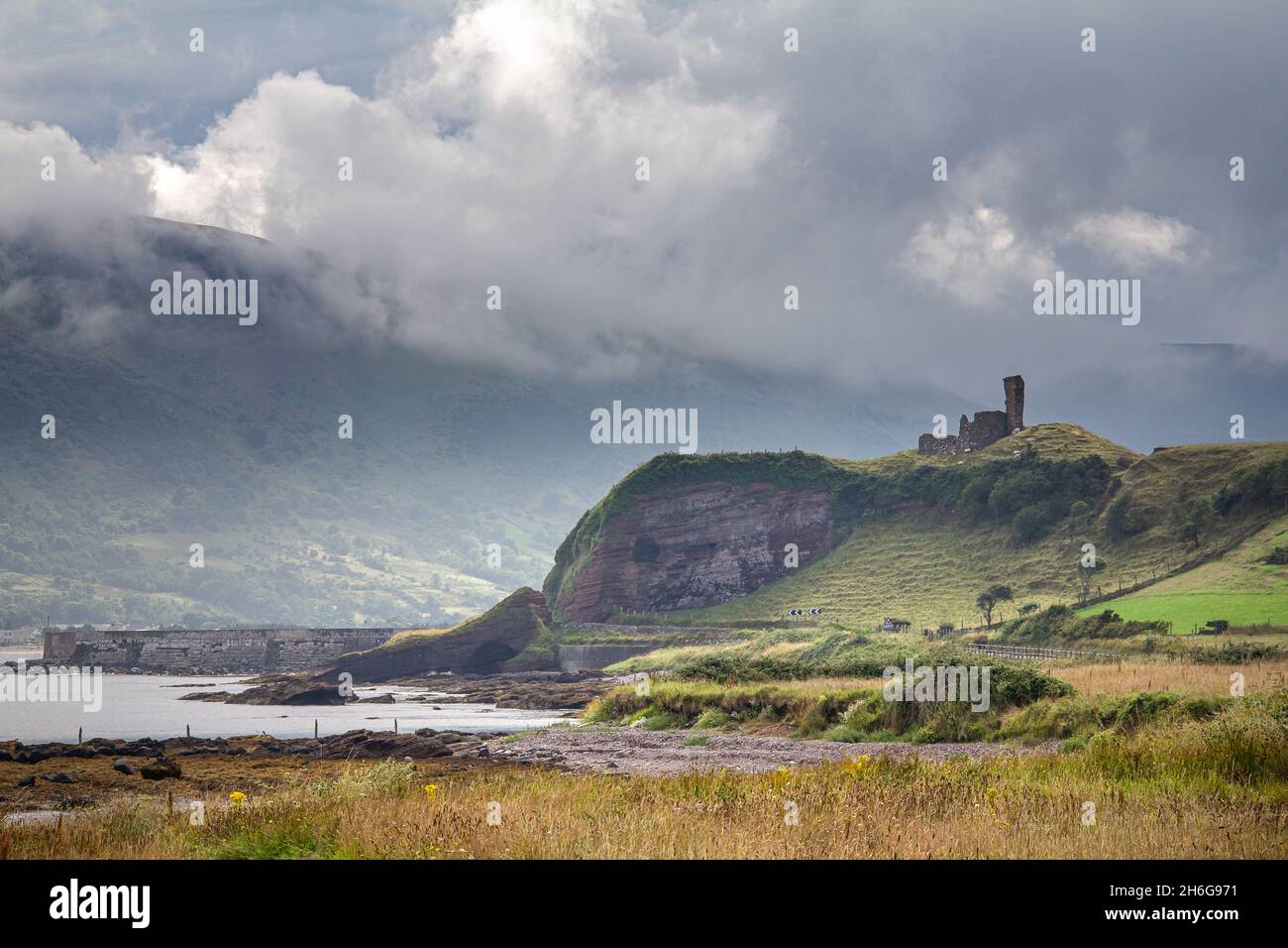 Redbay Castle a Waterfoot in Co. Antrim, Irlanda del Nord Foto Stock