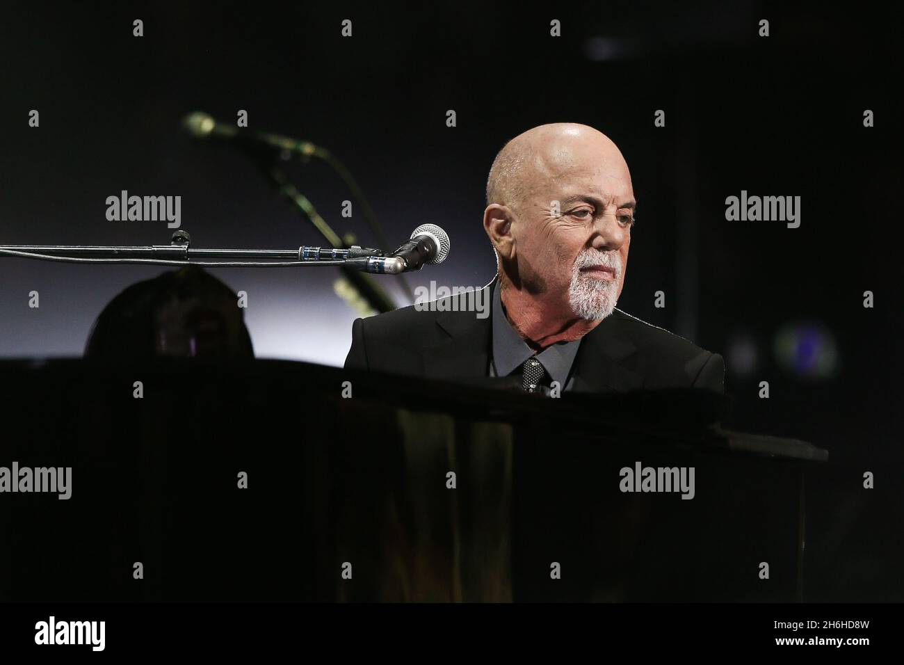 New York, Stati Uniti. 05 novembre 2021. Billy Joel suona durante un concerto musicale al Madison Square Garden di New York. Credit: SOPA Images Limited/Alamy Live News Foto Stock