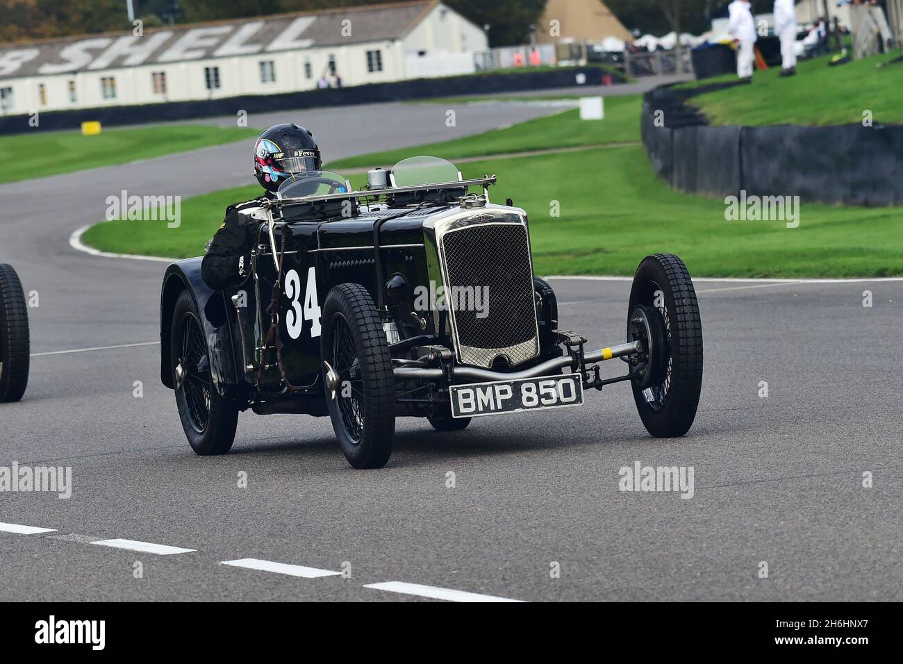 Andrew Hall, Frazer Nash TT replica, Earl Howe Trophy, due posti Grand Prix e Voiturette auto che gareggiavano prima del 1932, Goodwood 78 ° membri si incontrano Foto Stock