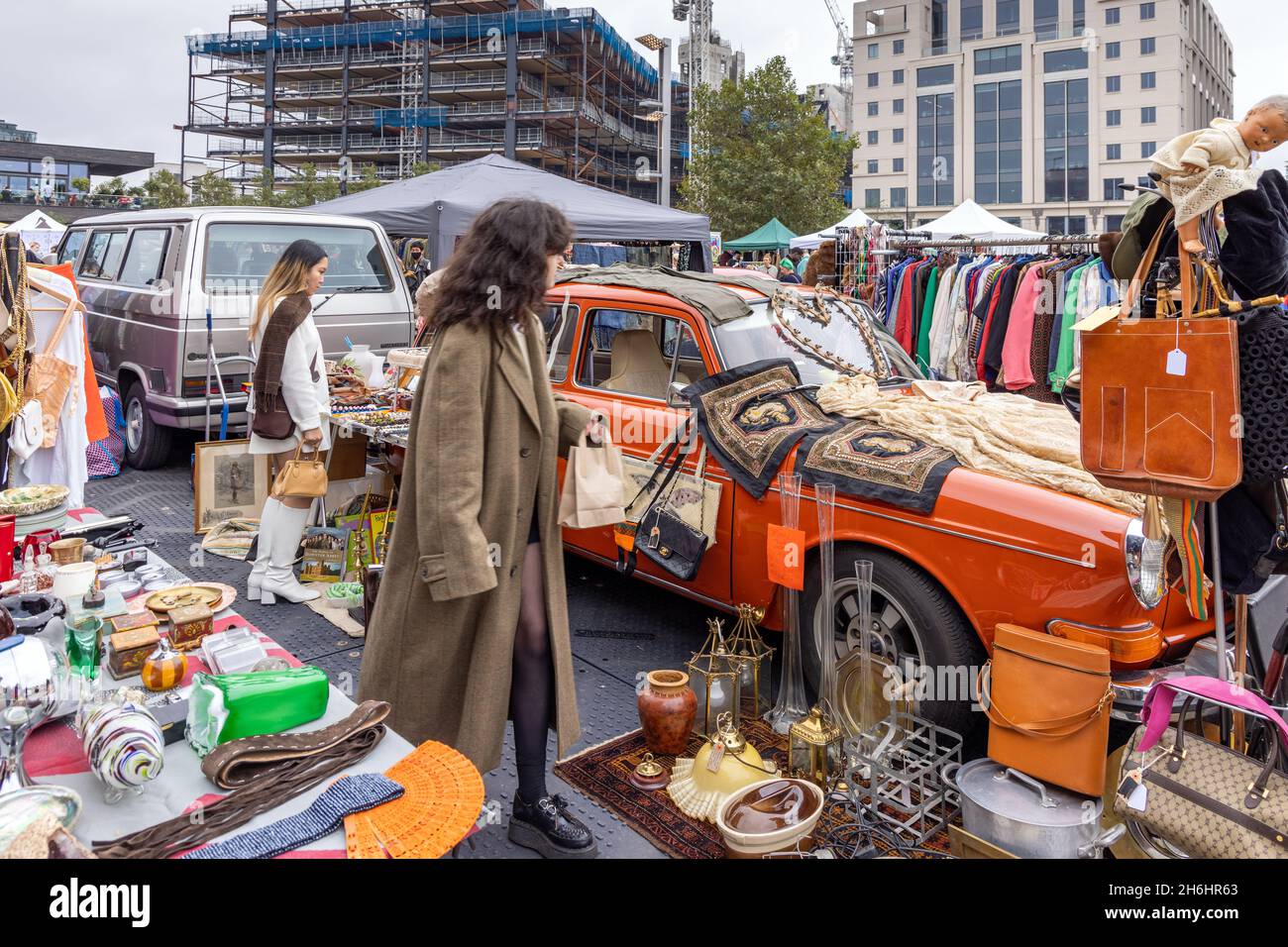 London Classic Car Boot sale, King's Cross, Londra, Regno Unito Foto Stock