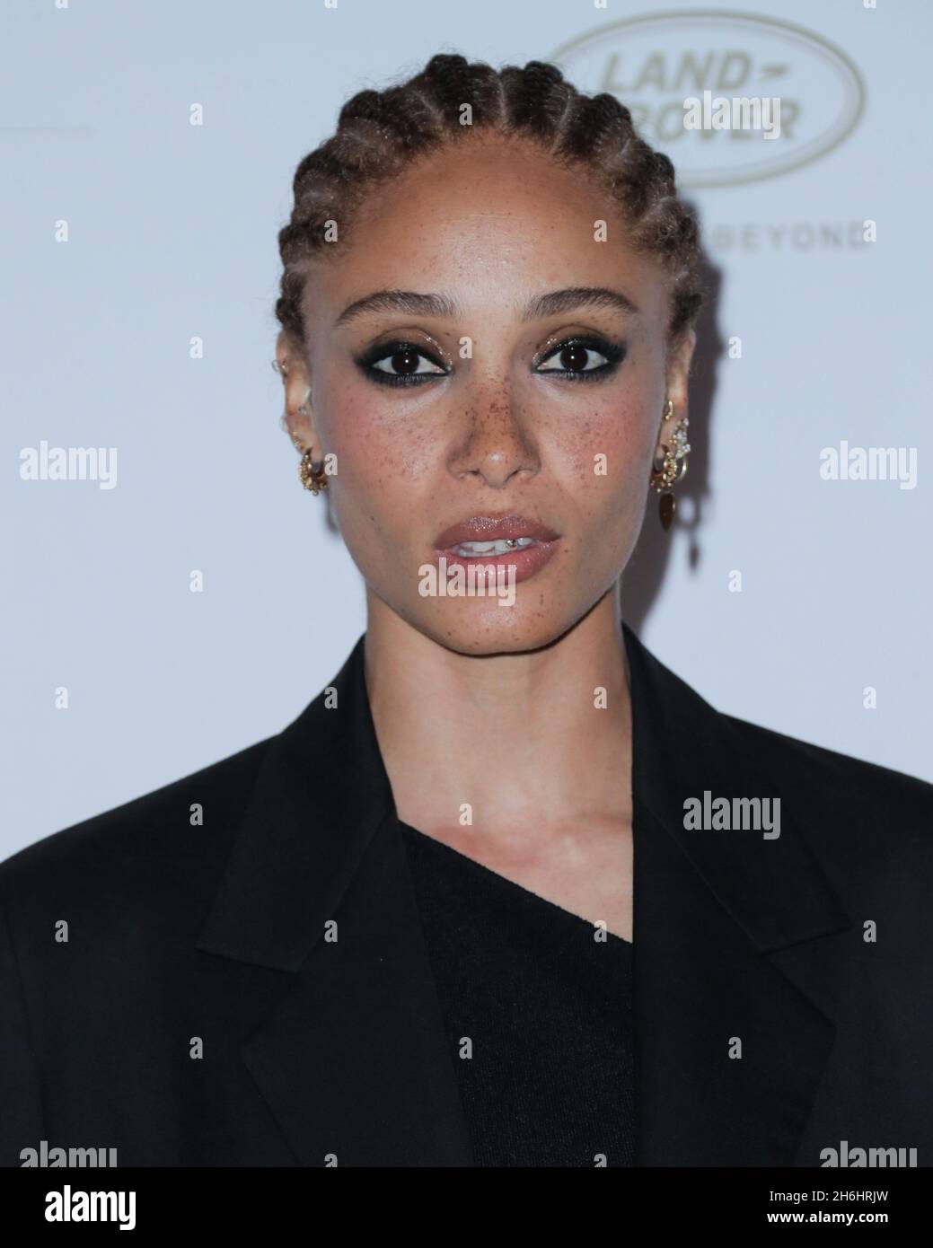 Los Angeles, Stati Uniti. 15 Nov 2021. LOS ANGELES, CALIFORNIA, USA - NOVEMBRE 15: Il modello di moda britannico Adwoa Aboah arriva al Summit della leadership Range Rover e al Global Reveal Event tenutosi presso l'Academy Museum of Motion Pictures il 15 Novembre 2021 a Los Angeles, California, Stati Uniti. (Foto di David Acosta/Image Press Agency) Credit: Image Press Agency/Alamy Live News Foto Stock