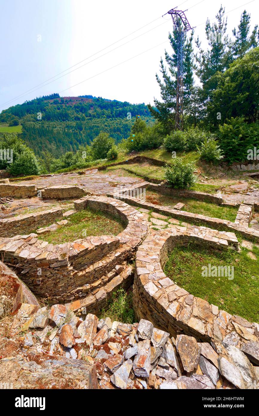 Castro di OS Castros, sito archeologico celtico-romano, Taramundi, Asturie, Spagna, Europa Foto Stock