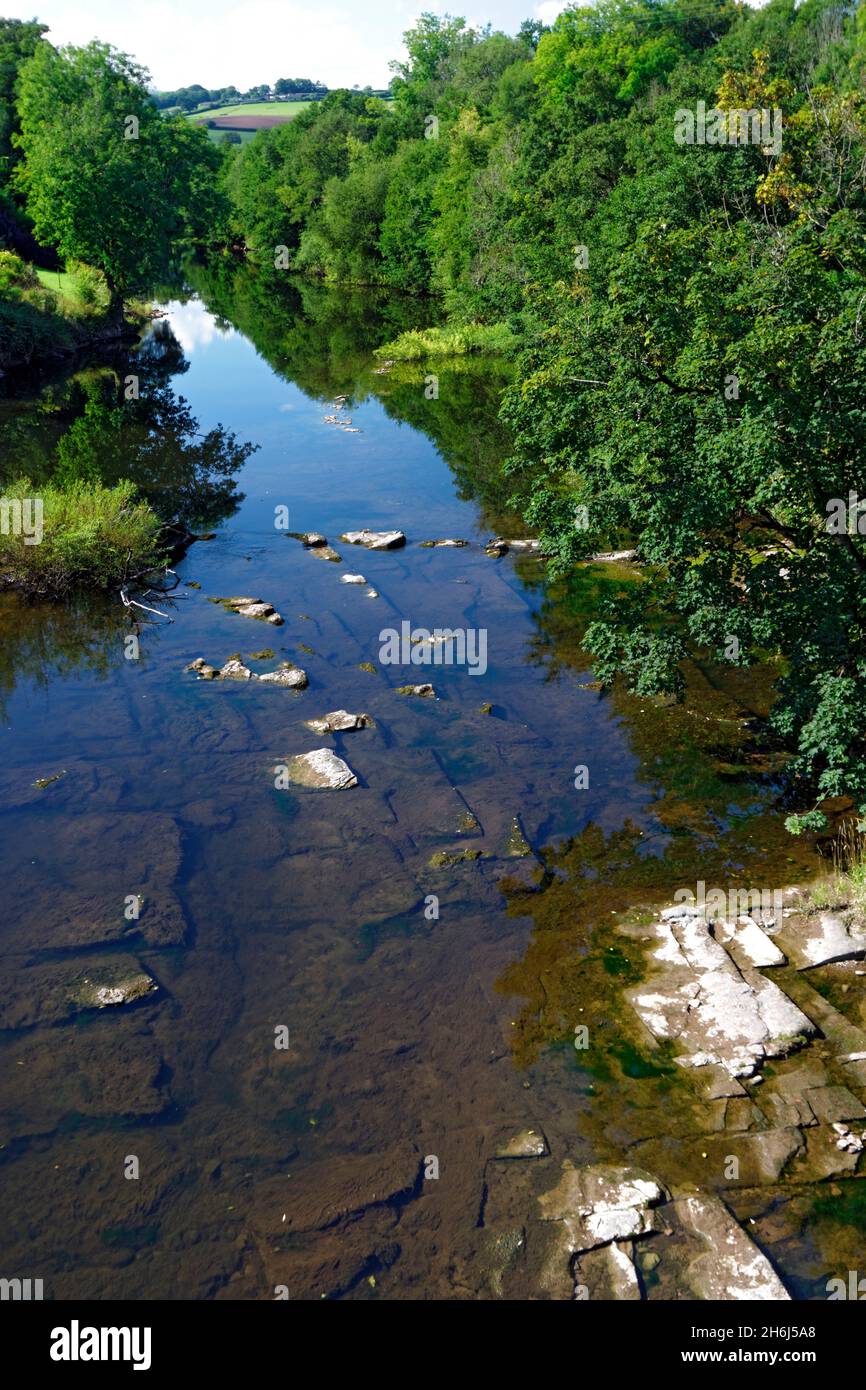 Fiume Usk vicino a Brecon, Brecon Beacons National Park, Powys, Galles. Foto Stock