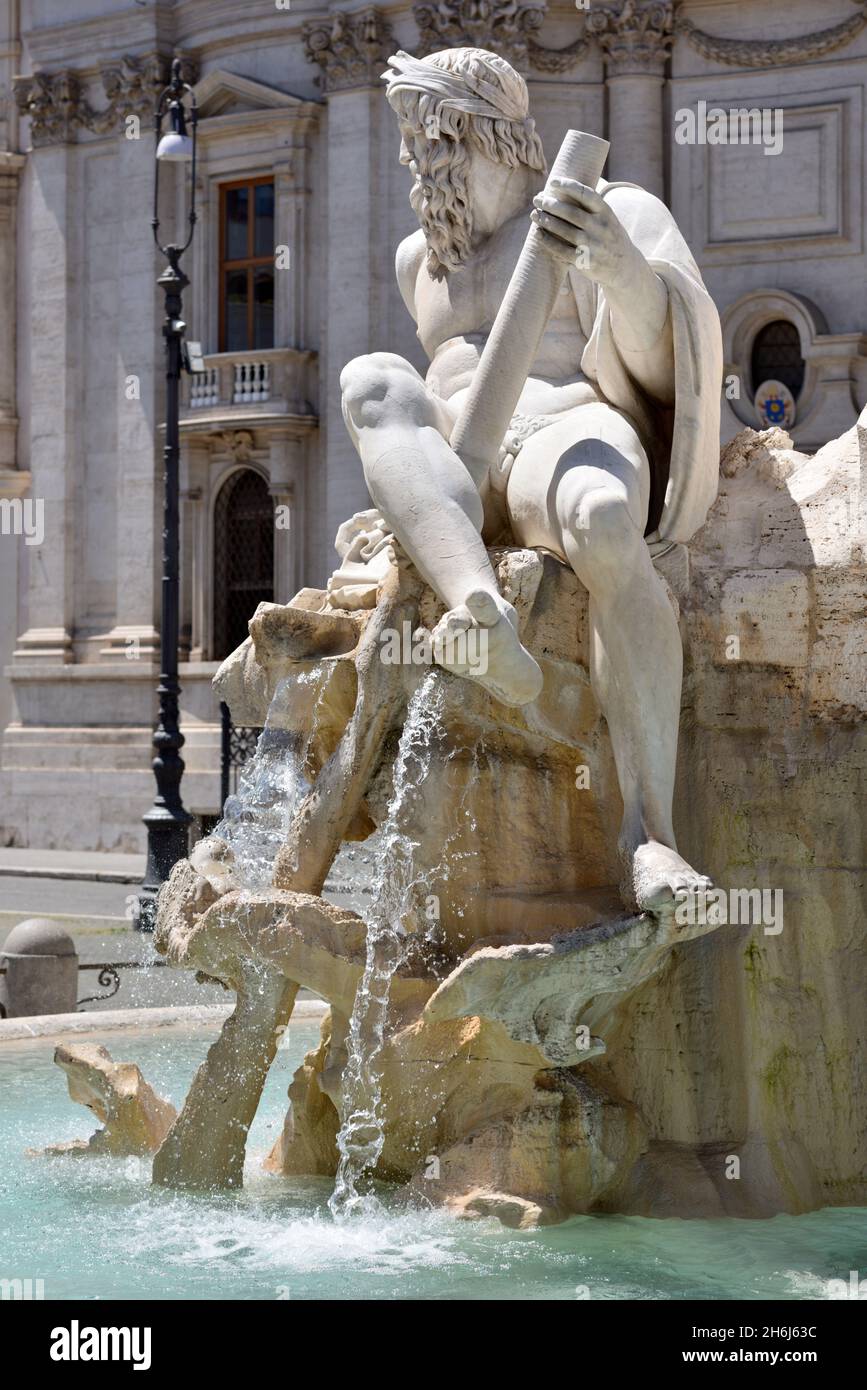 Italia, Roma, Piazza Navona, la fontana dei Quattro fiumi Foto Stock