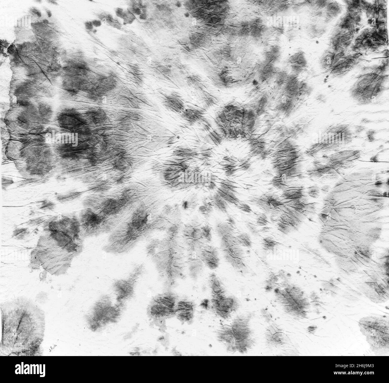 Tessuto tie-dye. Stampa artistica grigia. Sfondo hippie Watercolor. Trama del cerchio di Die Tye. Batik vecchio effetto. Schema di rotazione dell'inchiostro. Modelli cardiaci astratti. Foto Stock