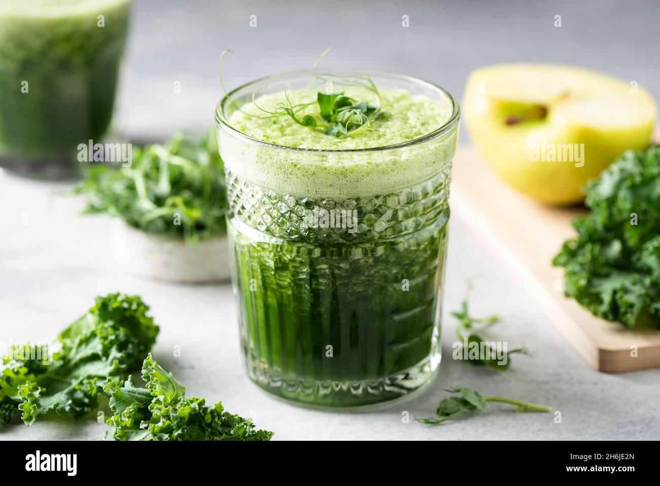 Detox Smoothie verde con Kale in vetro Closeup View Foto Stock