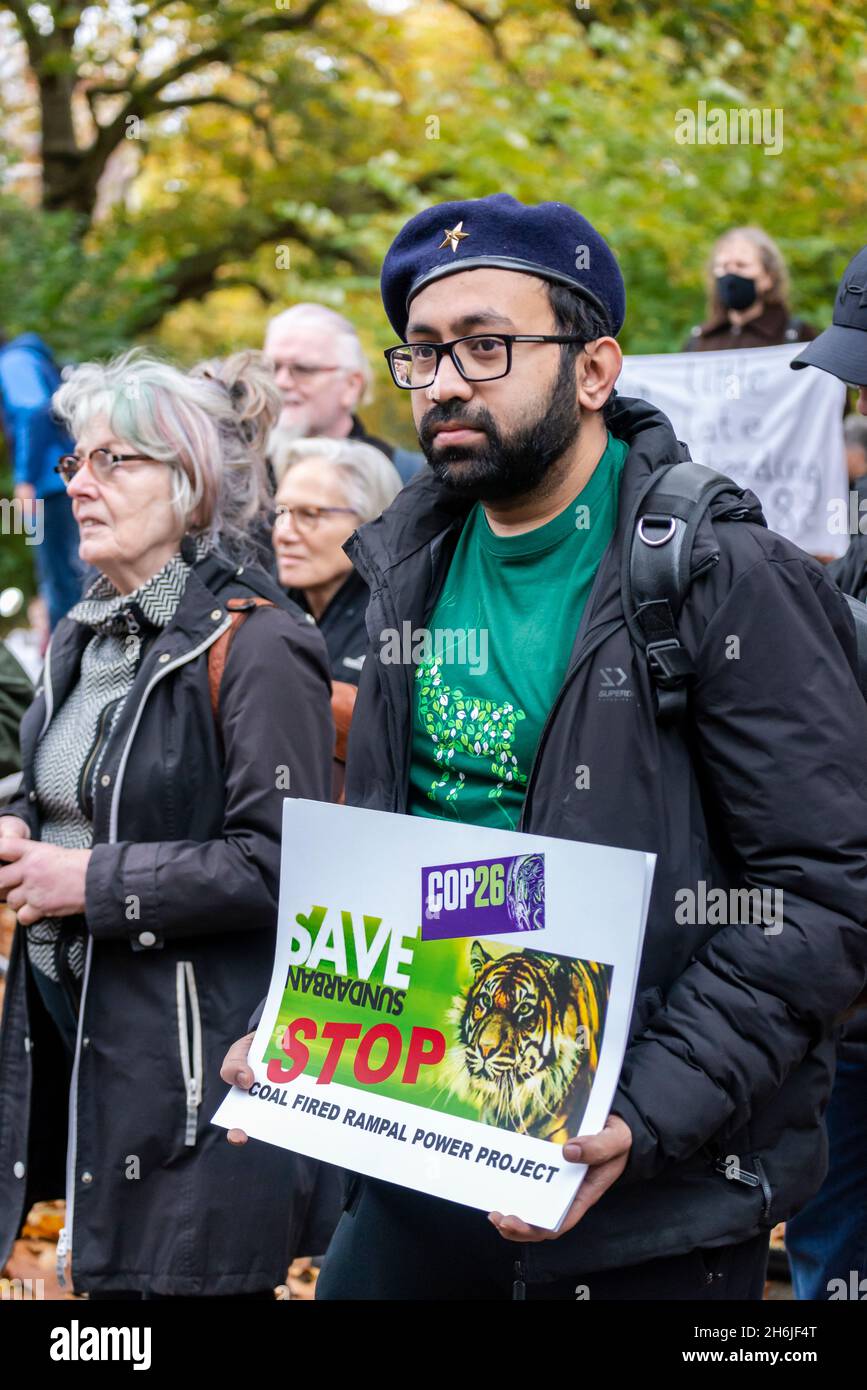 Protestor, Rise and Rebel march, Extinction Rebellion, Londra, UK. 13 novembre 2021 Foto Stock