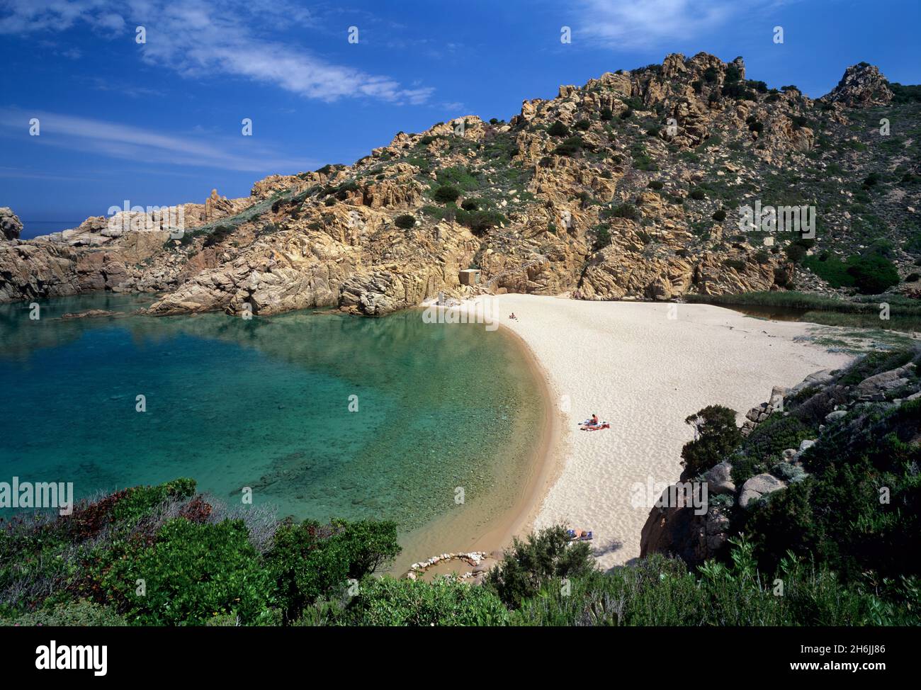 Spiaggia di Cala li Cossi sulla costa settentrionale dell'isola, Costa Paradiso, Provincia di Sassari, Sardegna, Italia, Mediterraneo, Europa Foto Stock