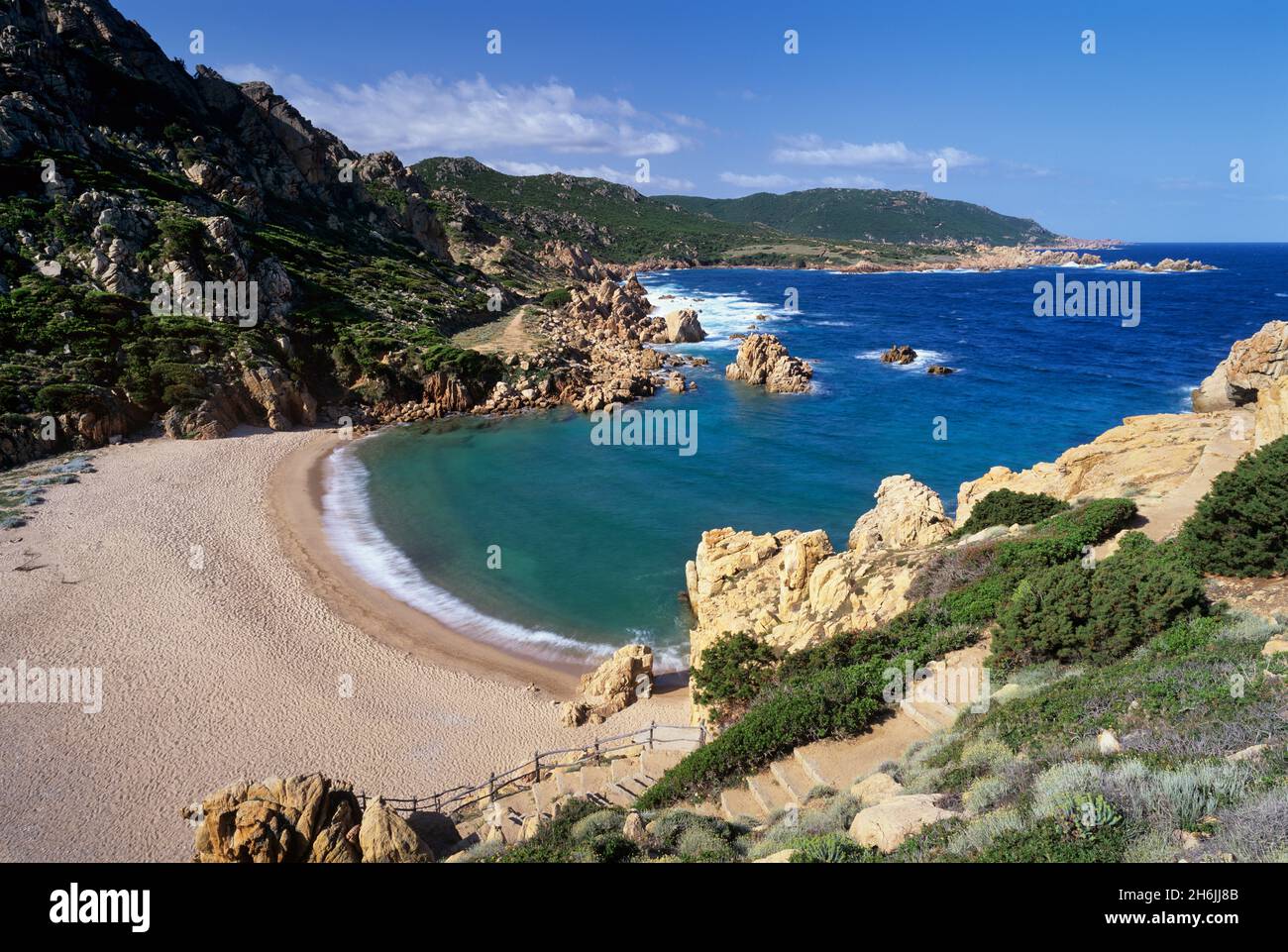 Spiaggia di Cala li Cossi sulla costa settentrionale dell'isola, Costa Paradiso, Provincia di Sassari, Sardegna, Italia, Mediterraneo, Europa Foto Stock