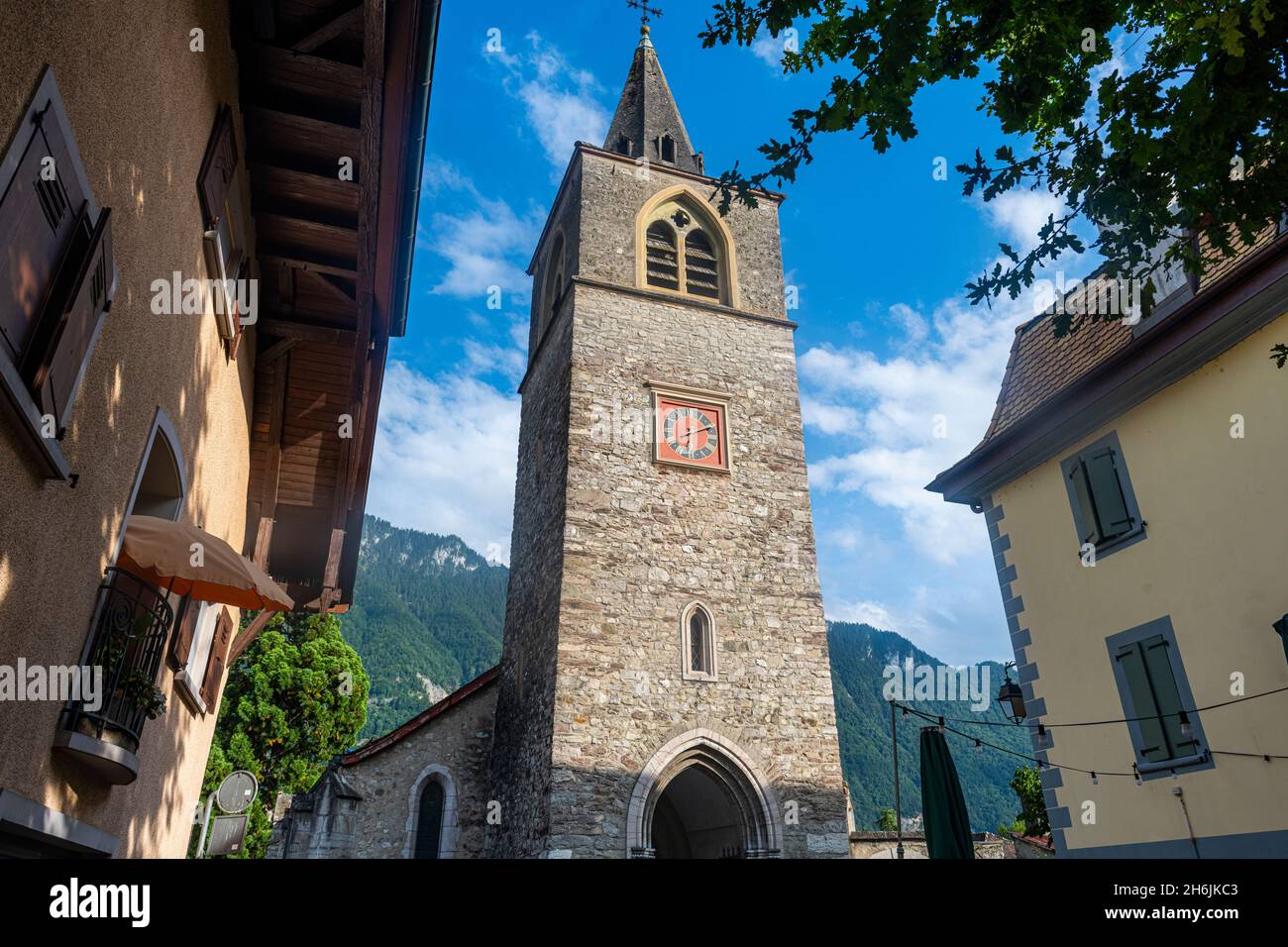 Città vecchia, Villeneuve sul lago di Ginevra, Vaud, Svizzera, Europa Foto Stock