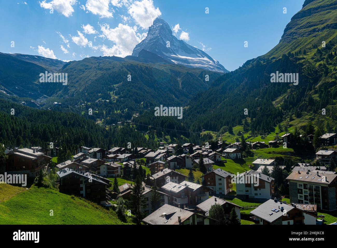 Il Cervino, dietro Zermatt, Vallese, Alpi svizzere, Svizzera, Europa Foto Stock