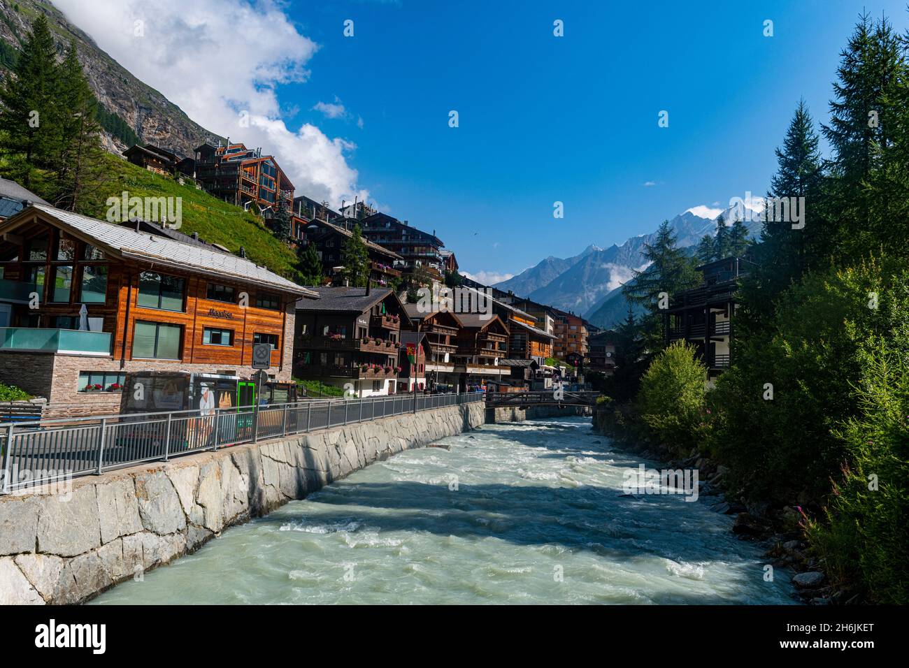 La città montana di Zermatt, Vallese, Svizzera, Europa Foto Stock